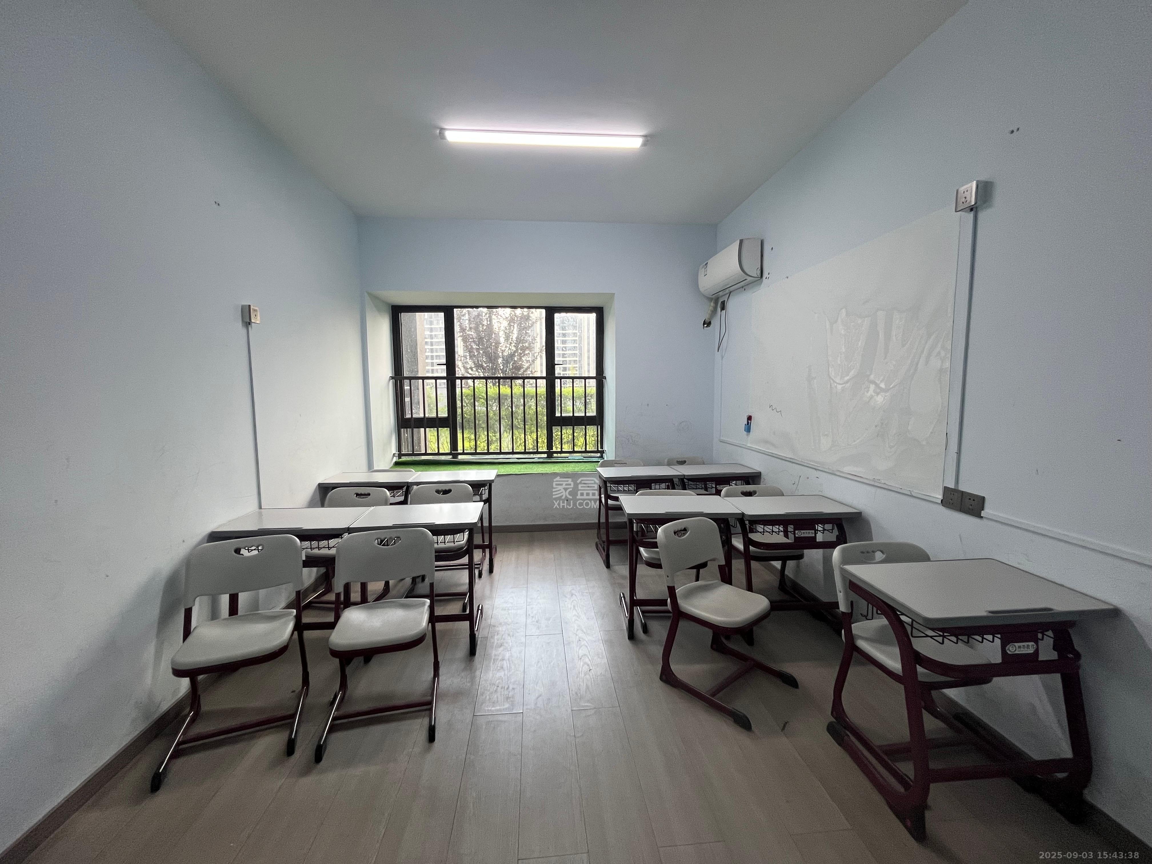 合能枫丹星悦  4室2厅2卫    1900.0元/月 合能枫丹星悦  4室2厅2卫    1900.0元/月室内图