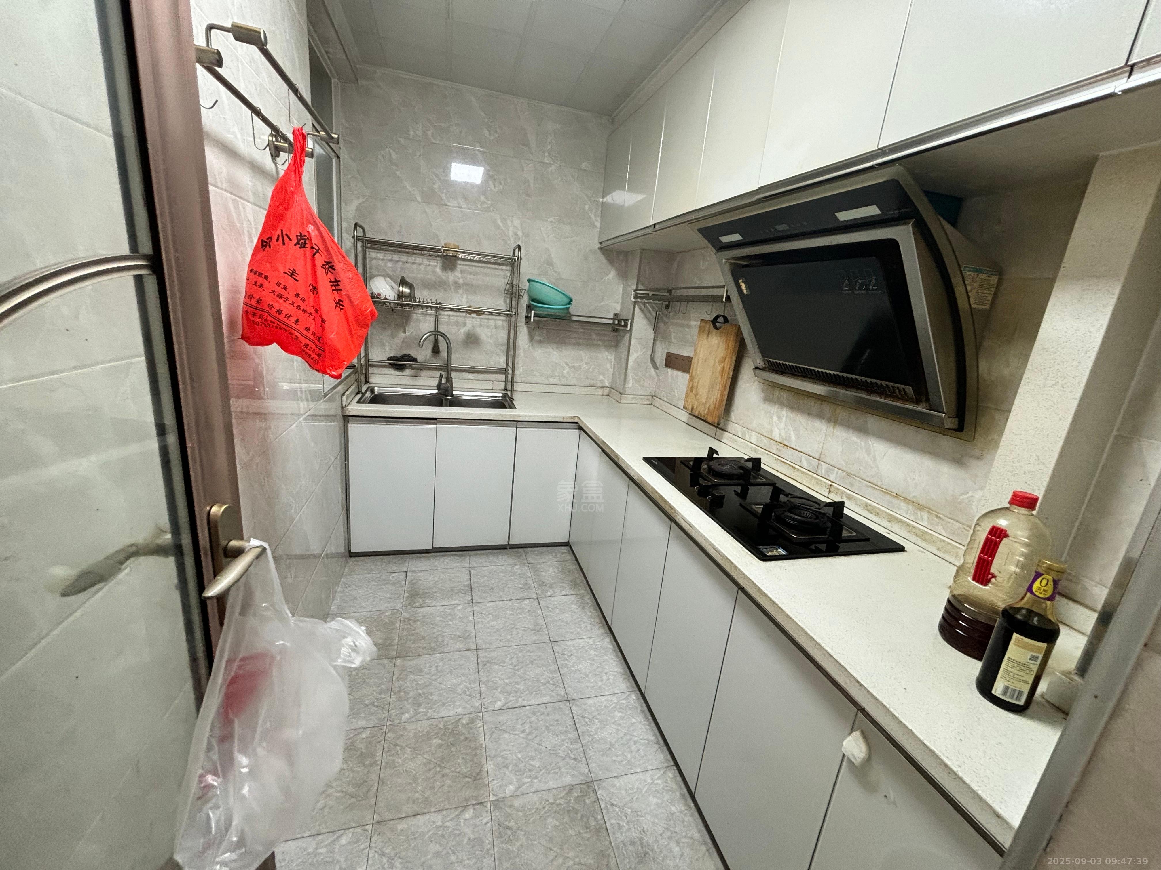 栗雨香堤 2室2厅1卫 1600.0元/月 栗雨香堤 2室2厅1卫 1600.0元/月室内图