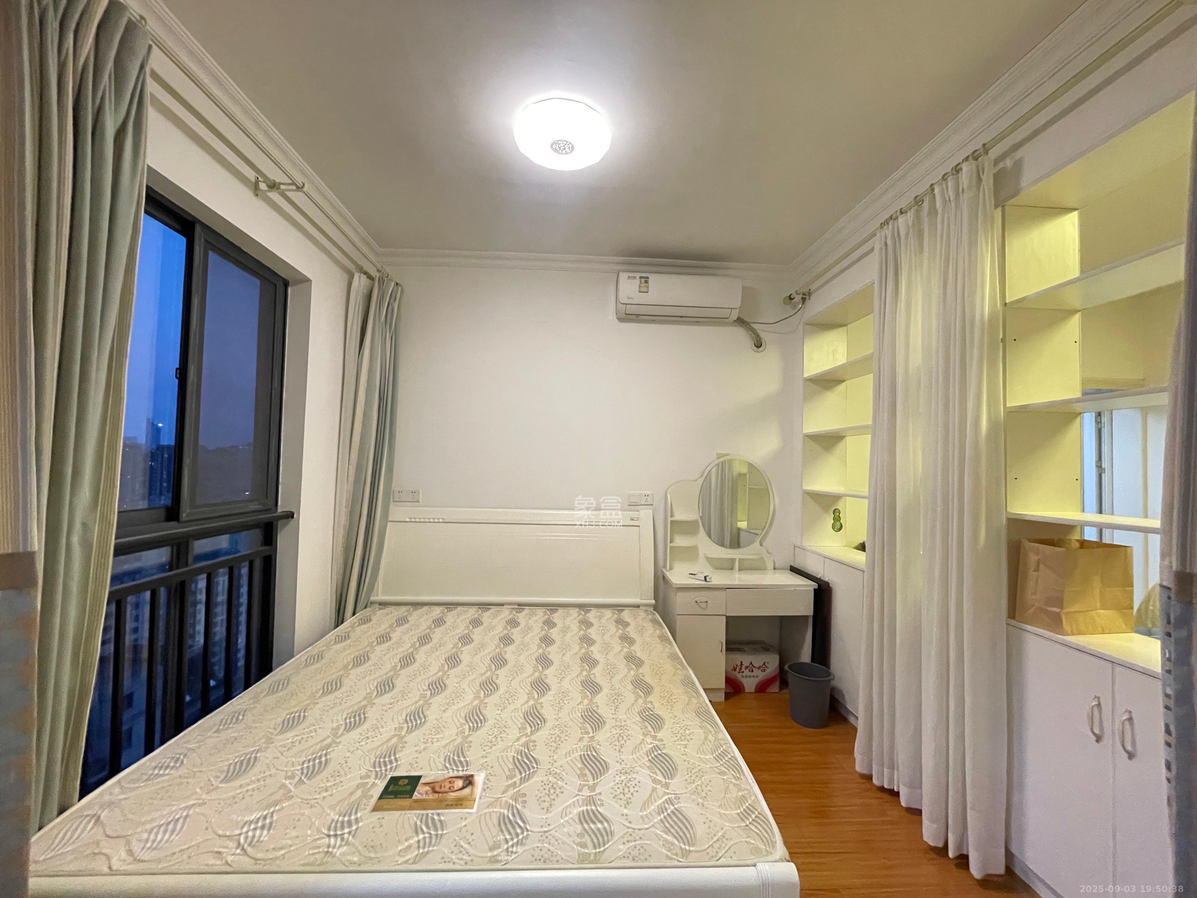 翡翠华庭  1室1厅1卫   1800.00元/月室内图