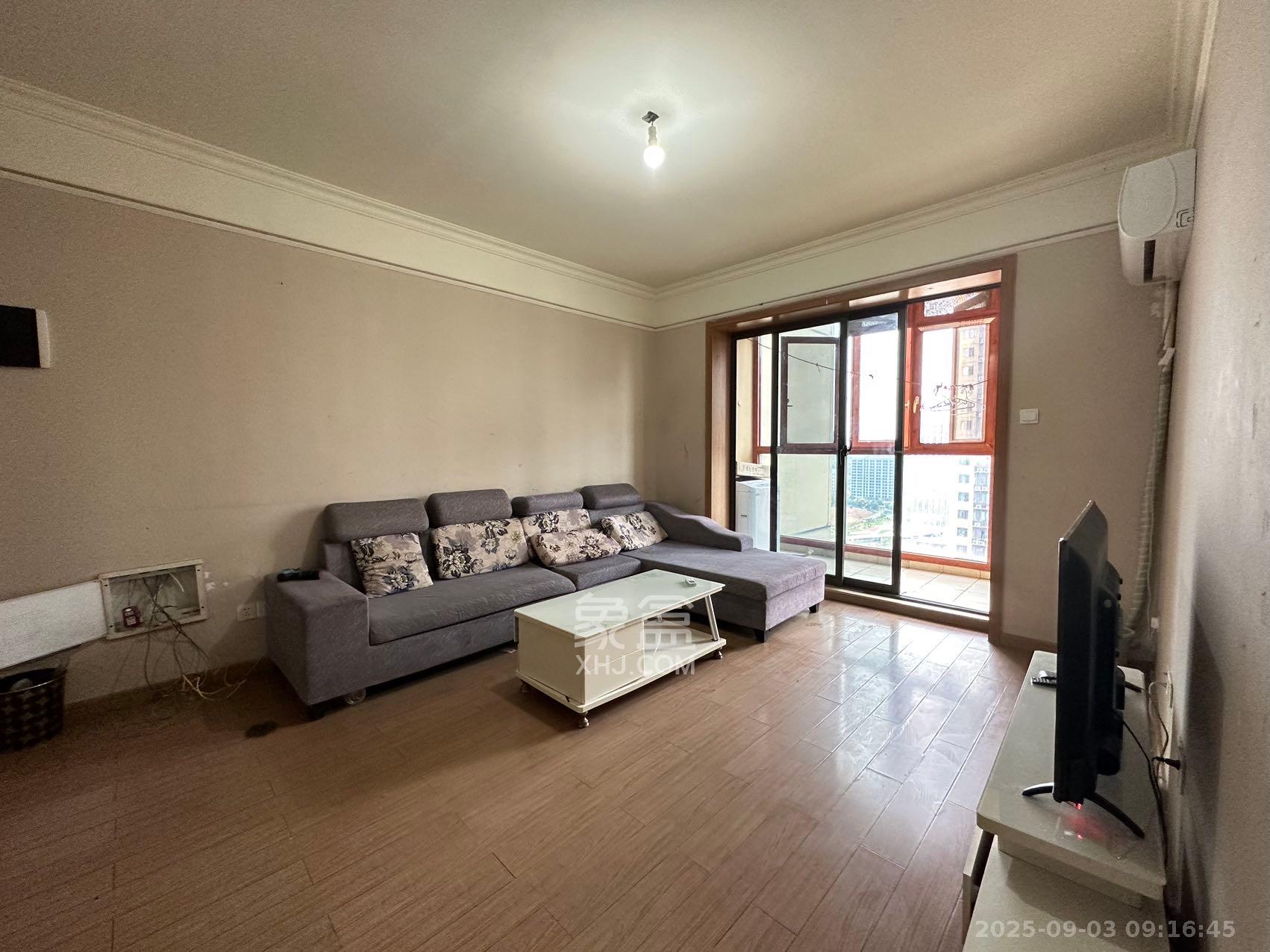 麓谷小镇 3室2厅2卫 2500.0元/月 麓谷小镇 3室2厅2卫 2500.0元/月室内图