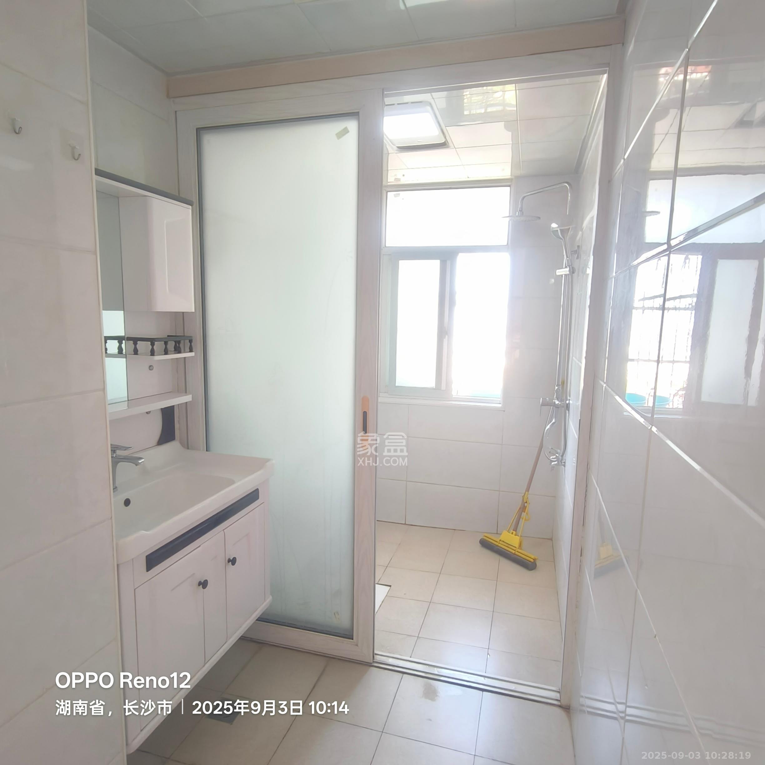 新蕾品阁居  3室2厅1卫    1700.0元/月室内图