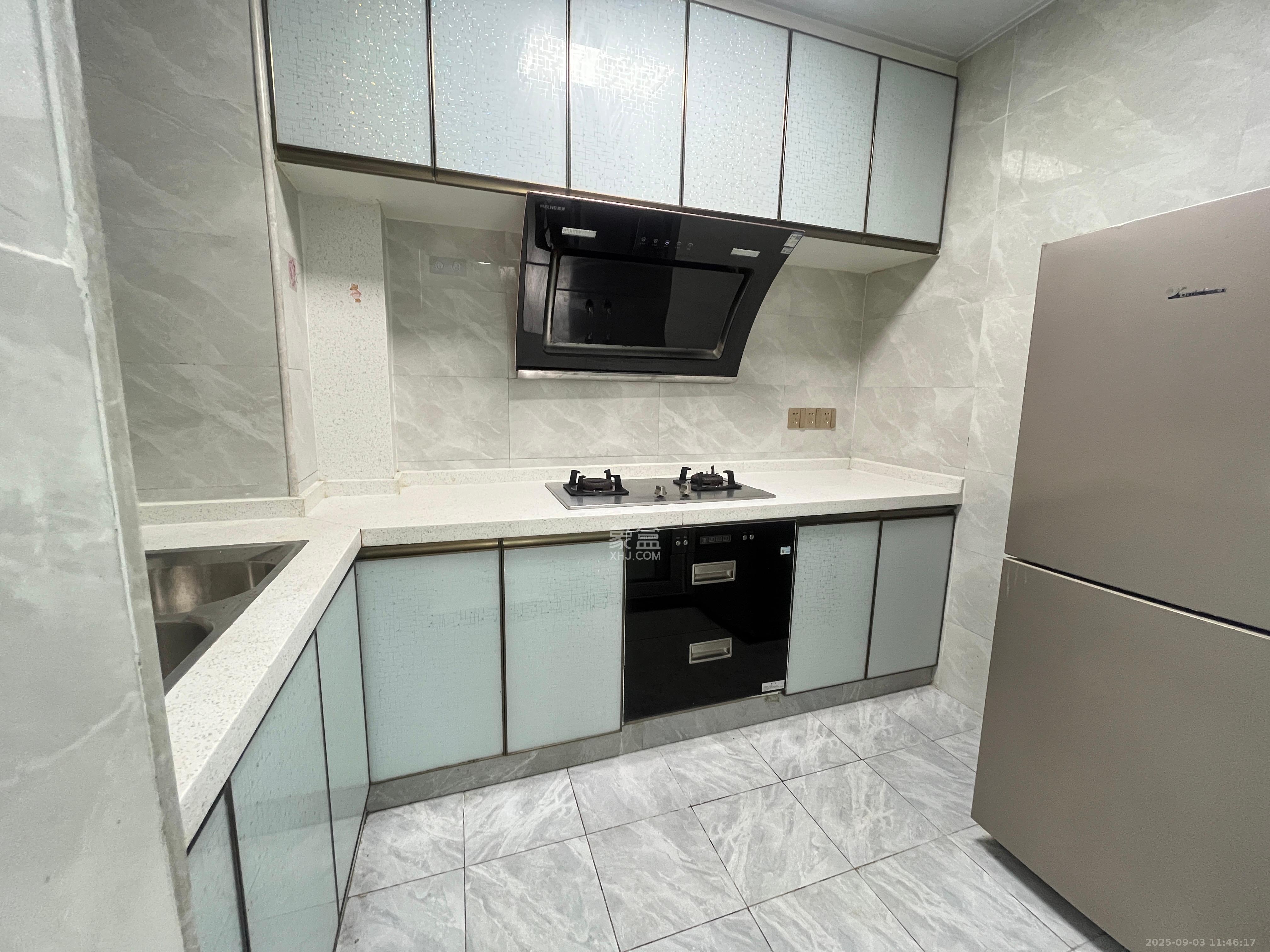 澳海澜庭  3室2厅1卫    1800.0元/月室内图