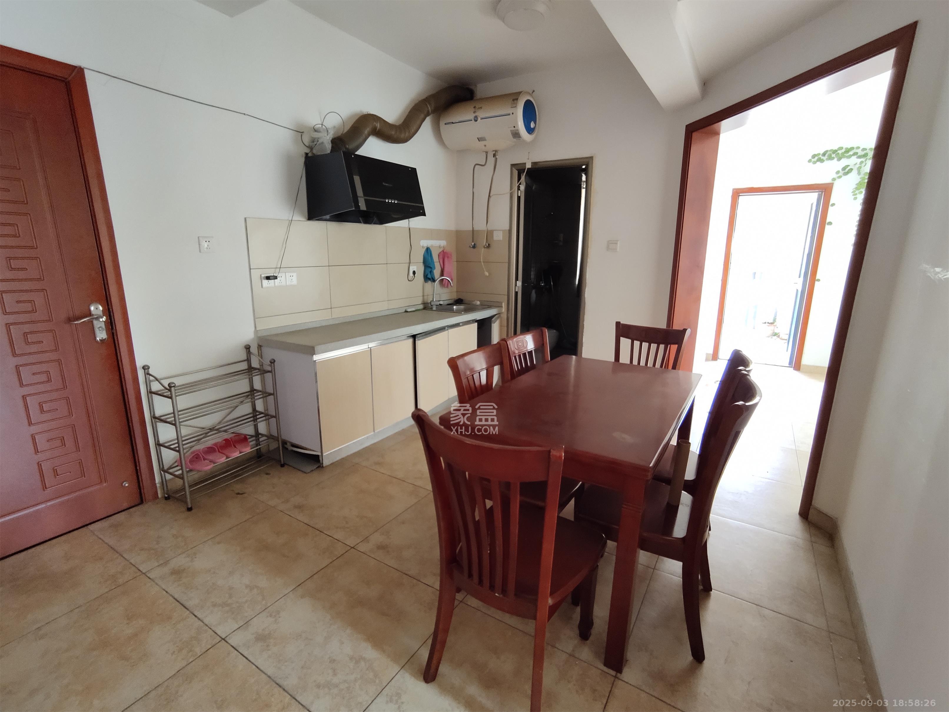 中城丽景香山园 2室2厅1卫 1900.0元/月 中城丽景香山园 2室2厅1卫 1900.0元/月室内图