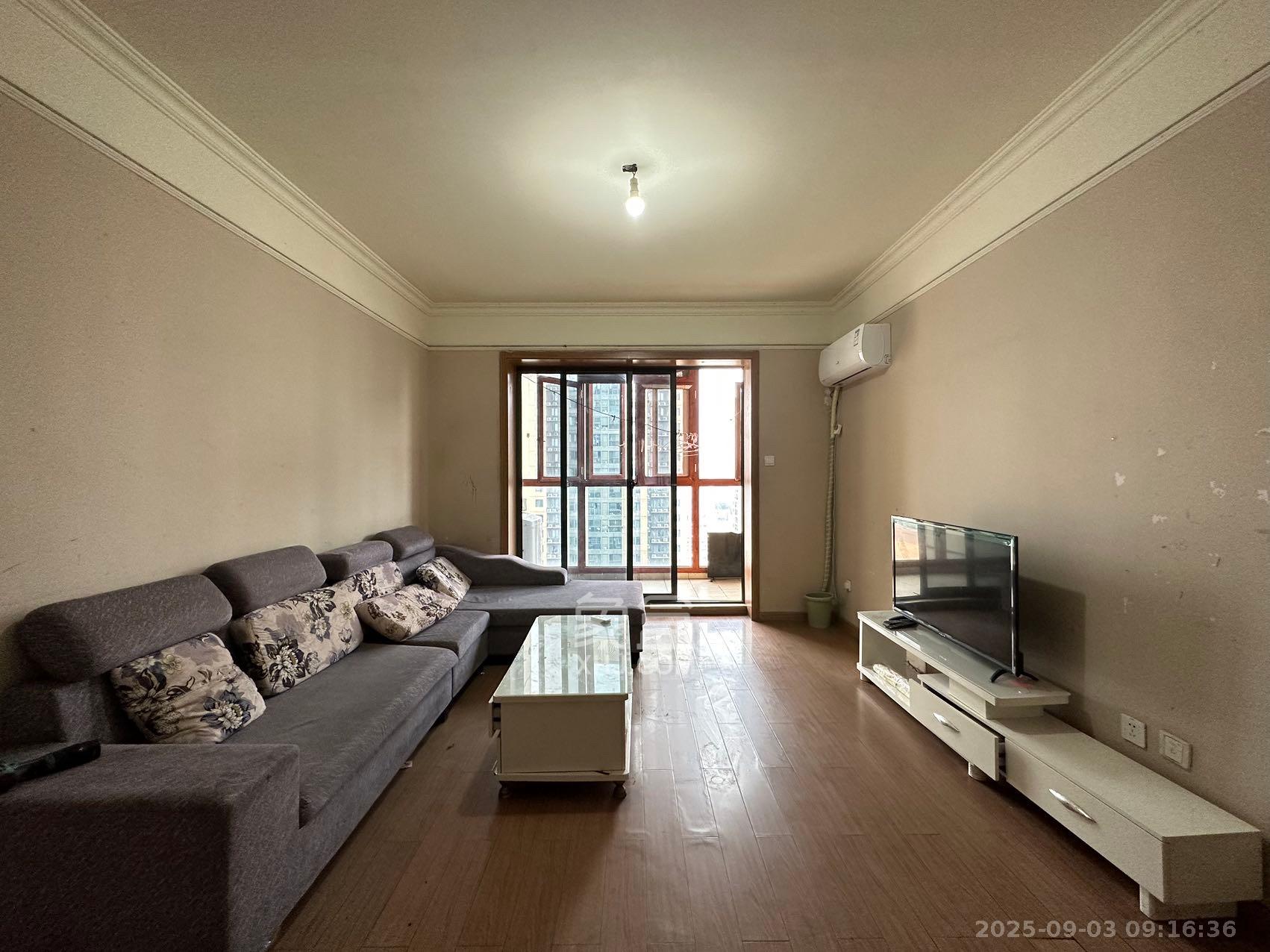 麓谷小镇 3室2厅2卫 2500.0元/月 麓谷小镇 3室2厅2卫 2500.0元/月室内图