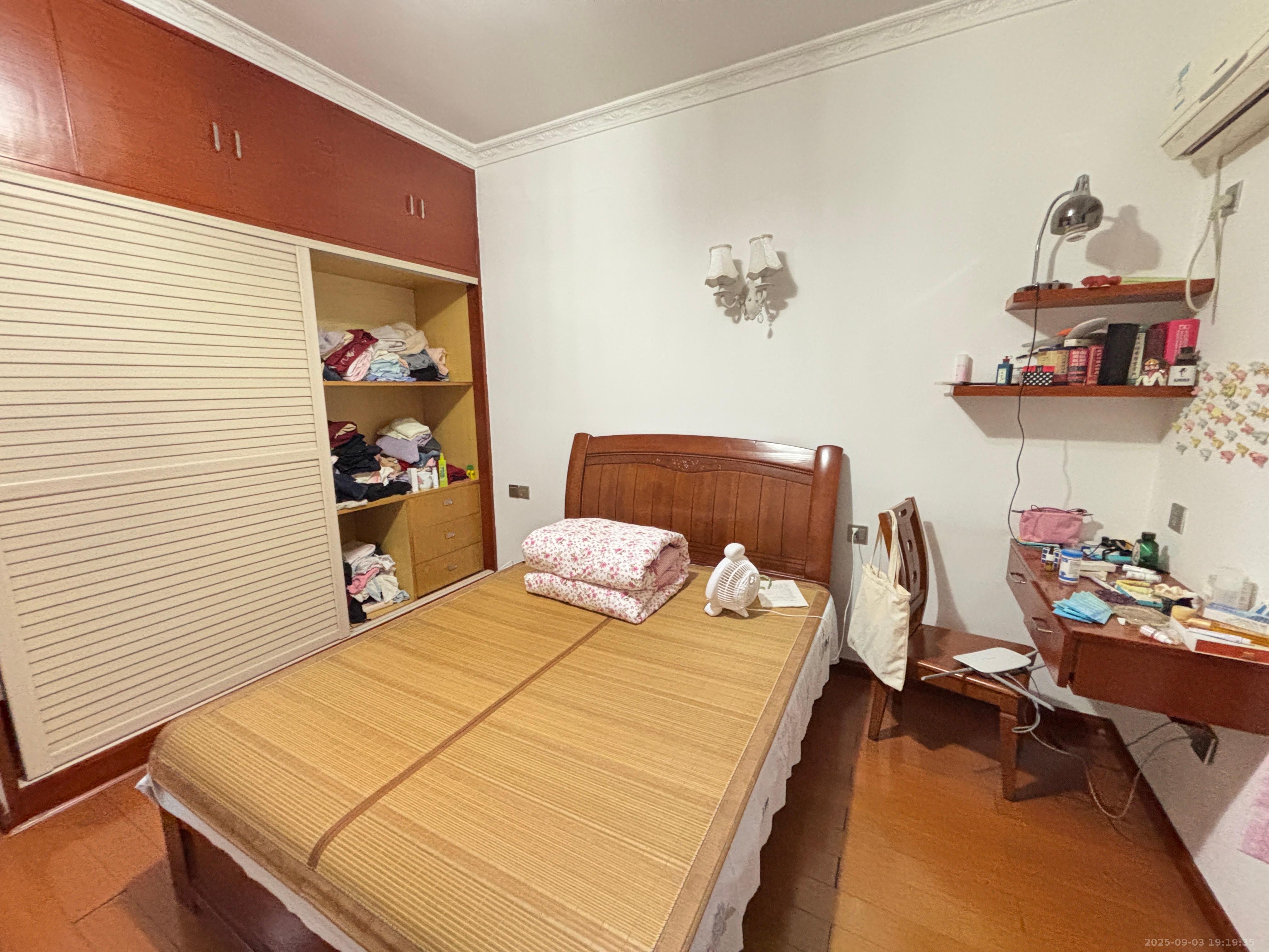 鑫远湘府逸园  4室2厅2卫    2800.0元/月室内图