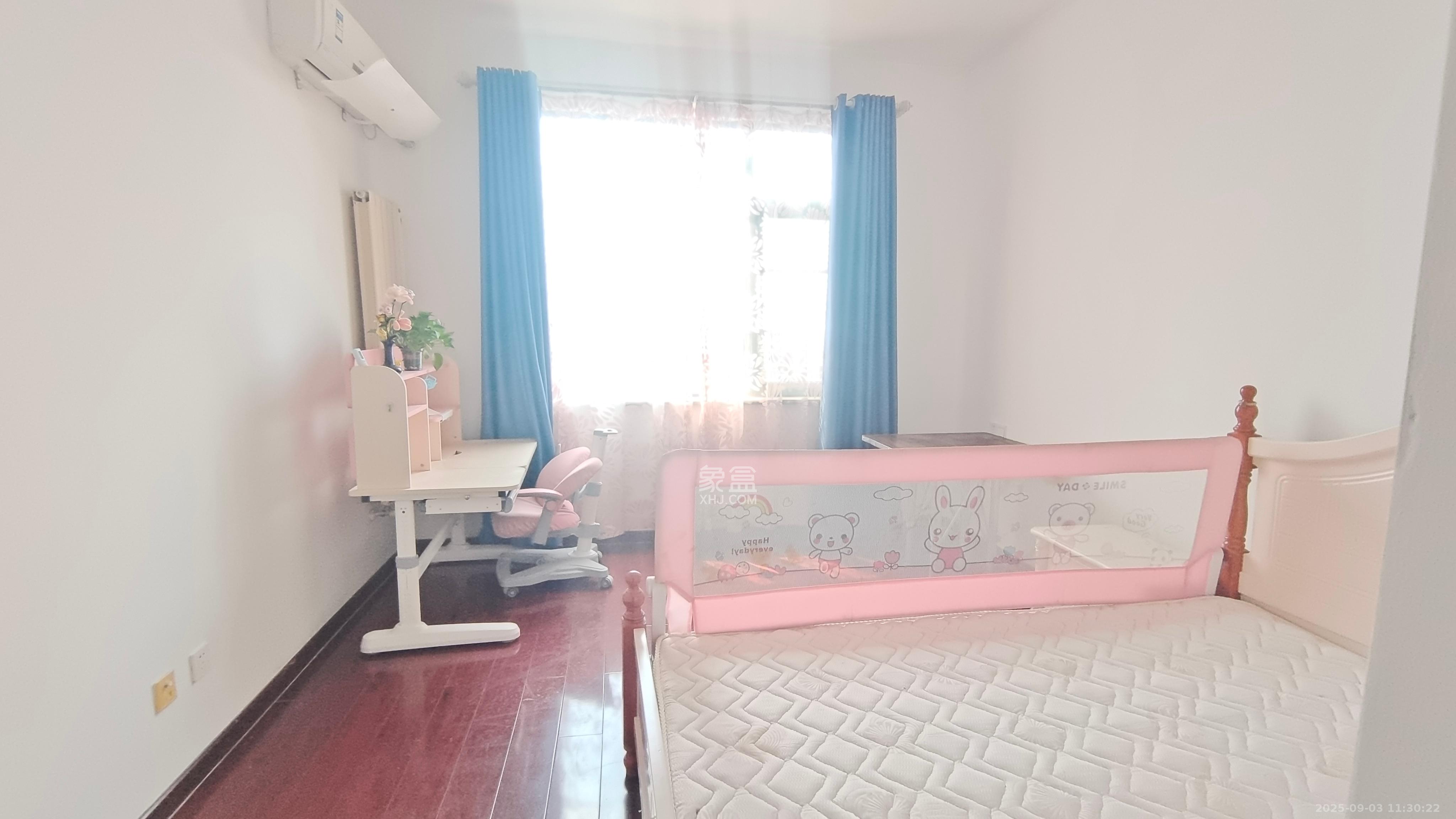 阳光100三期  3室2厅2卫   2700.00元/月室内图