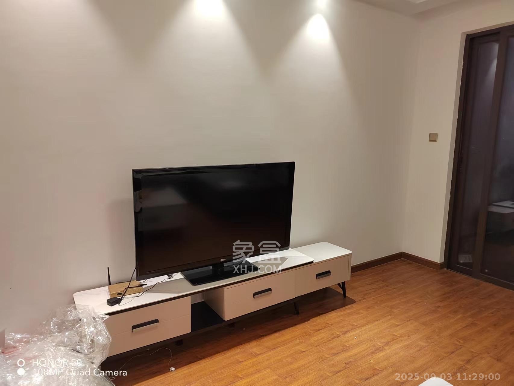 奥园誉景华府  3室2厅2卫   2300.00元/月室内图