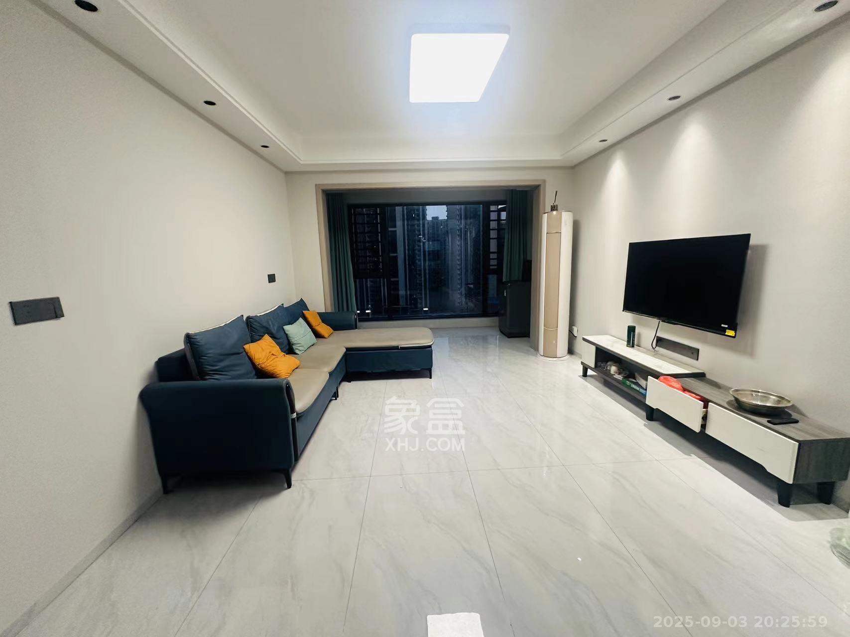 国欣向荣府 4室2厅2卫 3300.0元/月 国欣向荣府 4室2厅2卫 3300.0元/月室内图