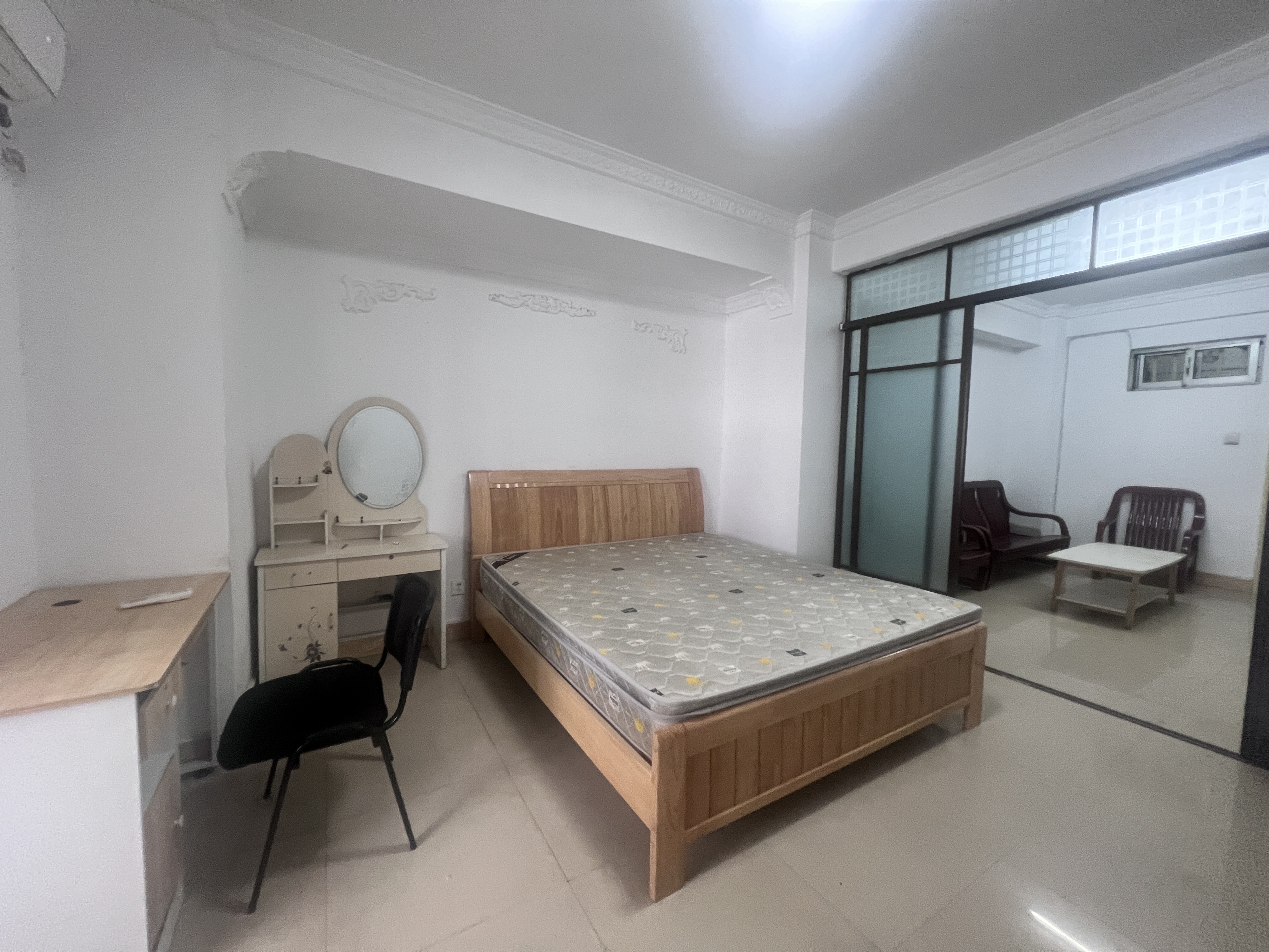 椰城大厦  1室0厅0卫    1200.0元/月室内图