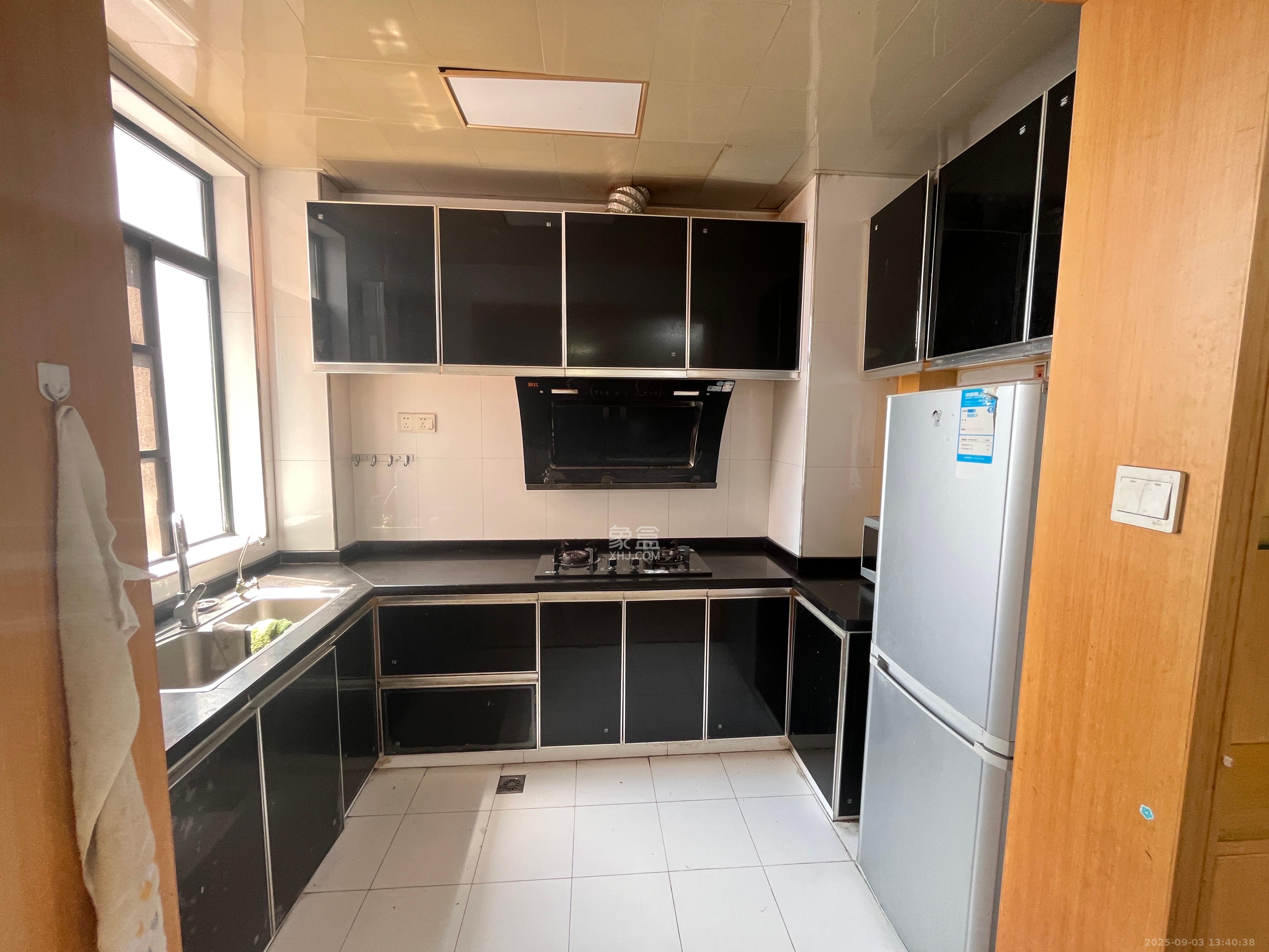 先锋东外滩 3室2厅2卫 2800.0元/月 先锋东外滩 3室2厅2卫 2800.0元/月室内图