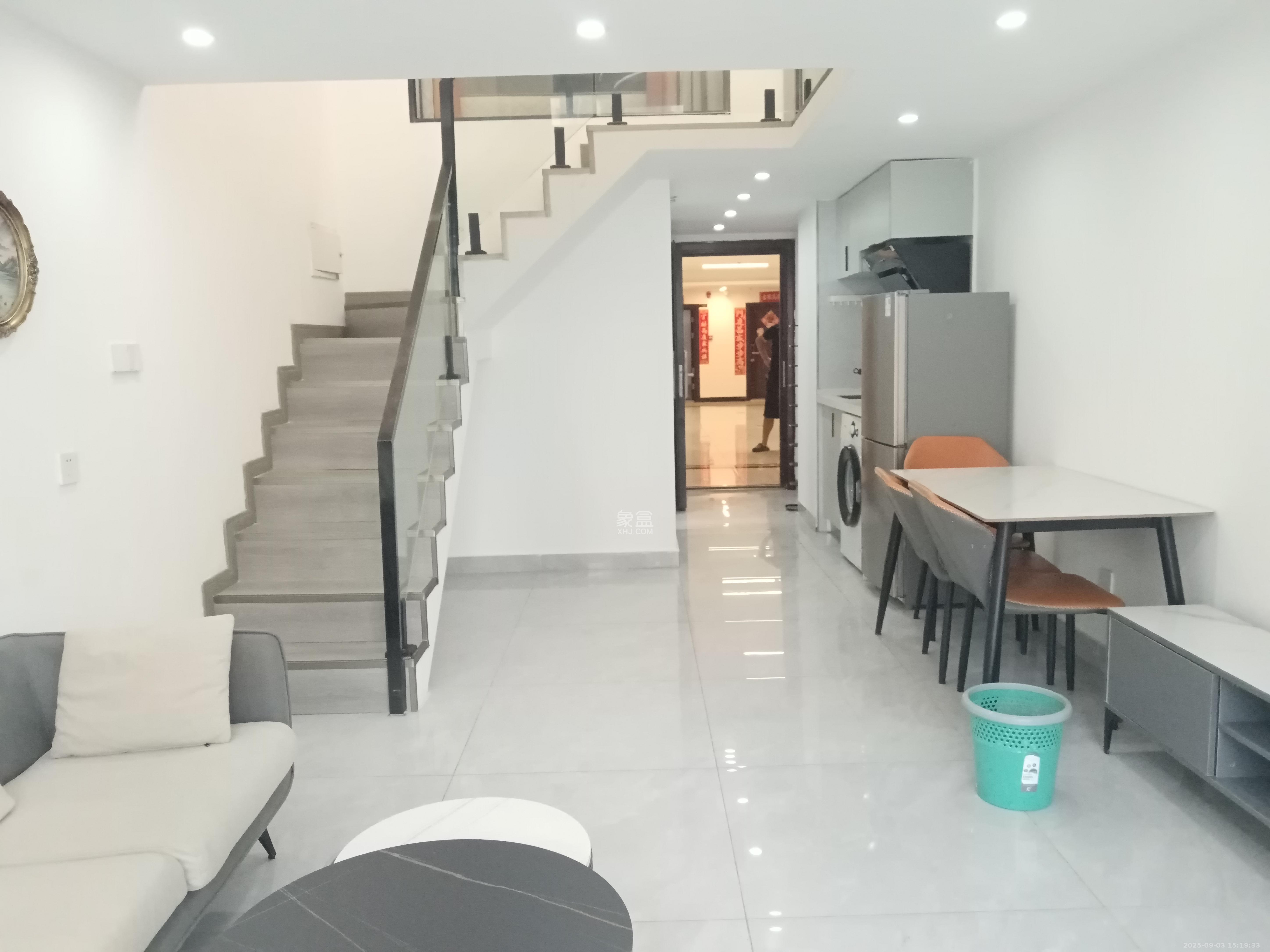 碧桂园印象 1室0厅0卫 2100.0元/月 碧桂园印象 1室0厅0卫 2100.0元/月室内图