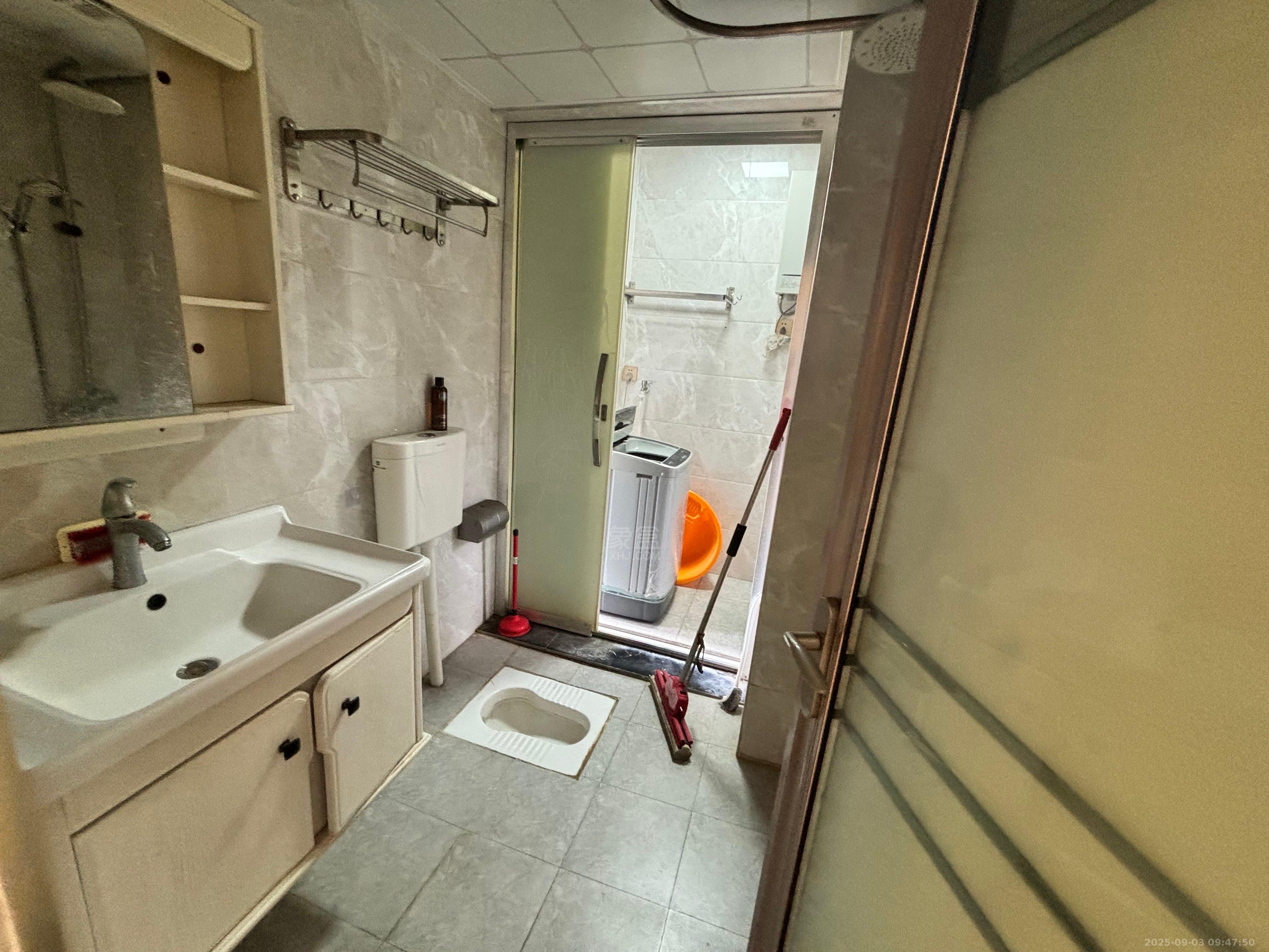 栗雨香堤 2室2厅1卫 1600.0元/月 栗雨香堤 2室2厅1卫 1600.0元/月室内图