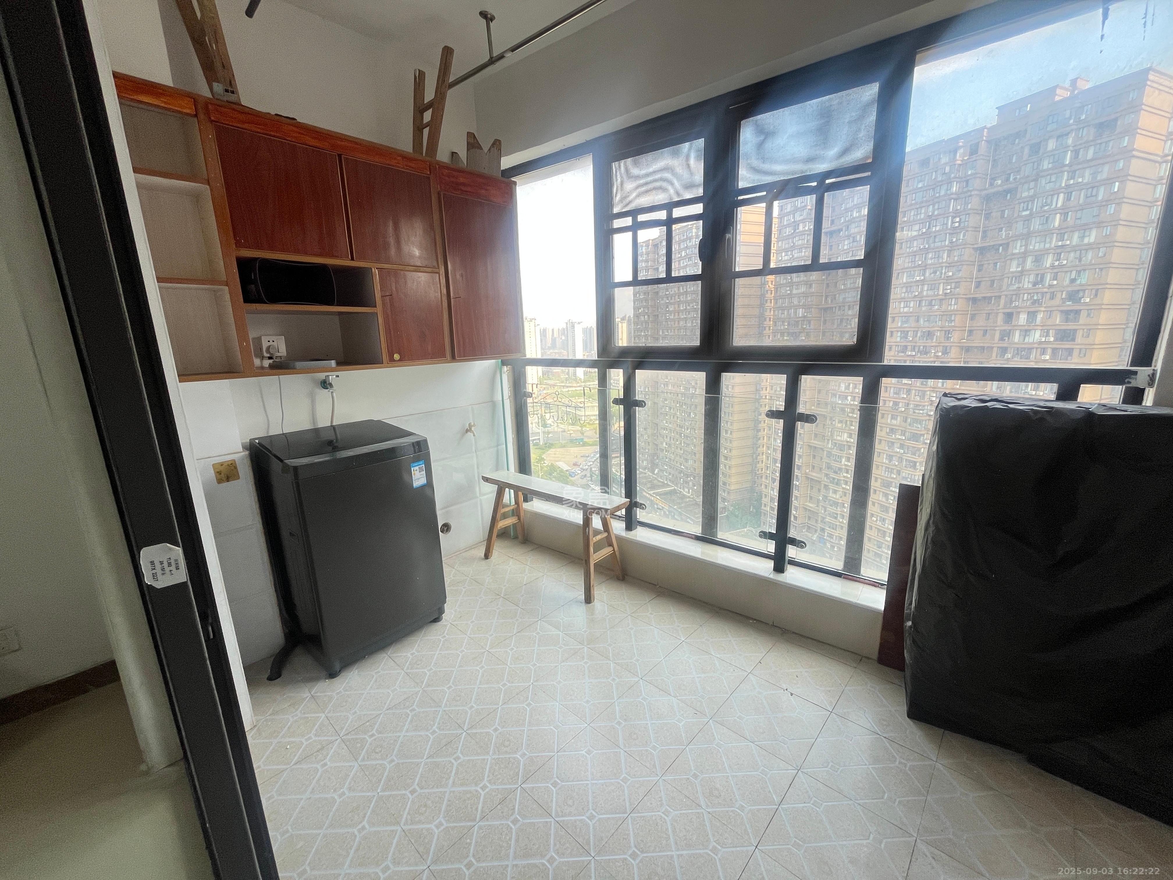 润和紫郡一期 2室2厅1卫 1700.0元/月 润和紫郡一期 2室2厅1卫 1700.0元/月室内图