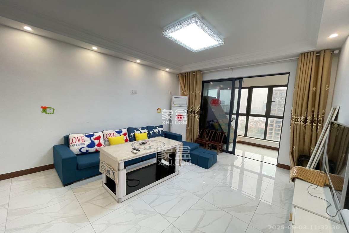 中南红领邦(红星嘉和苑)  3室2厅2卫    2400.0元/月 中南红领邦(红星嘉和苑)  3室2厅2卫    2400.0元/月室内图