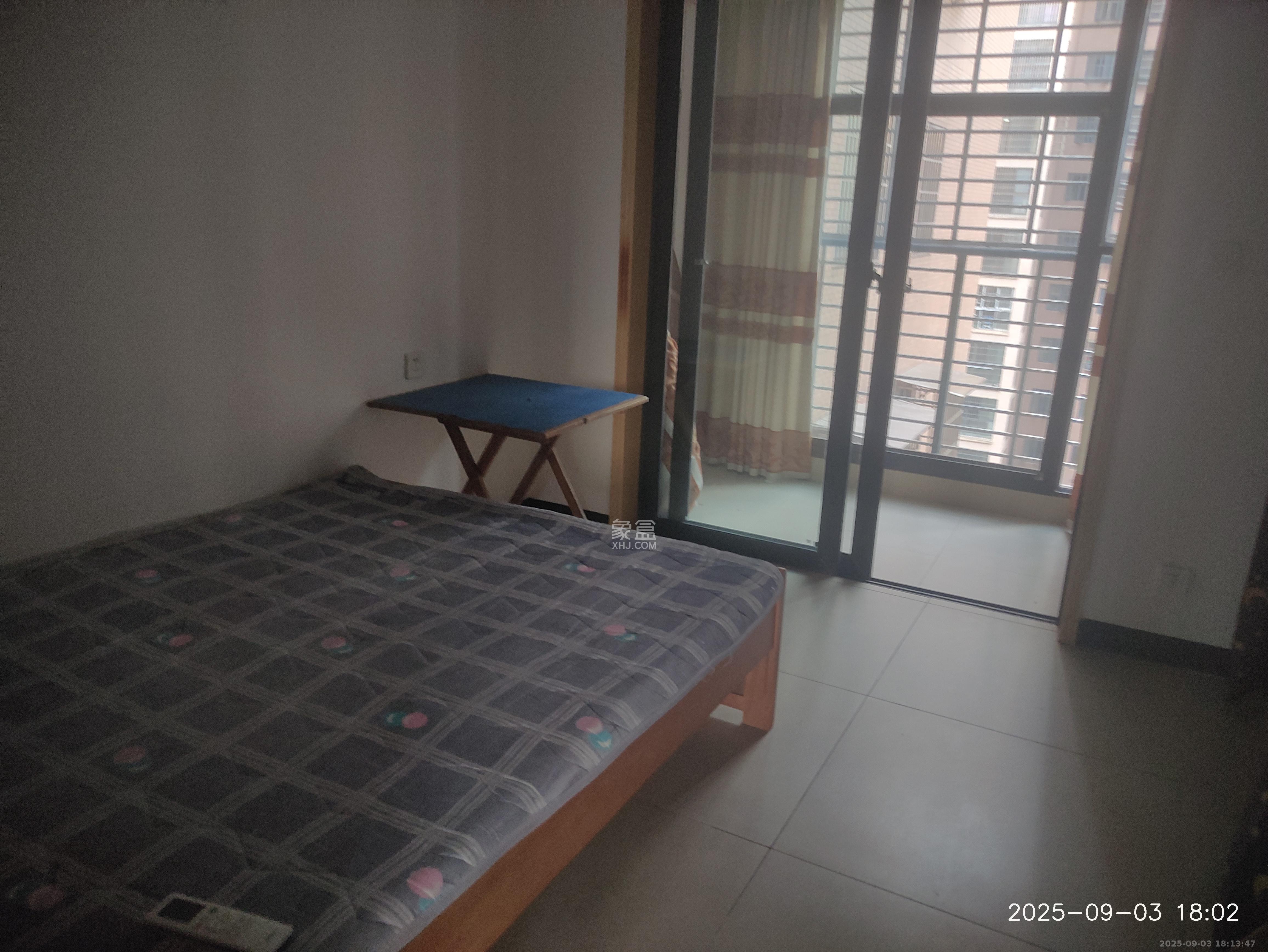 华龙家园（和泰家园）  3室2厅2卫    2800.0元/月室内图