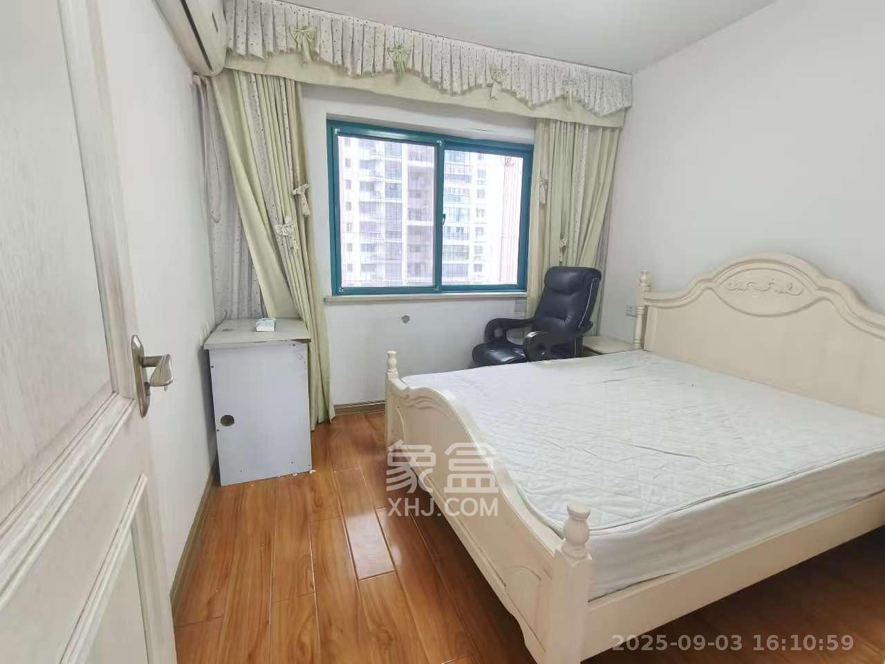 蝴蝶谷  3室2厅1卫   1800.00元/月室内图