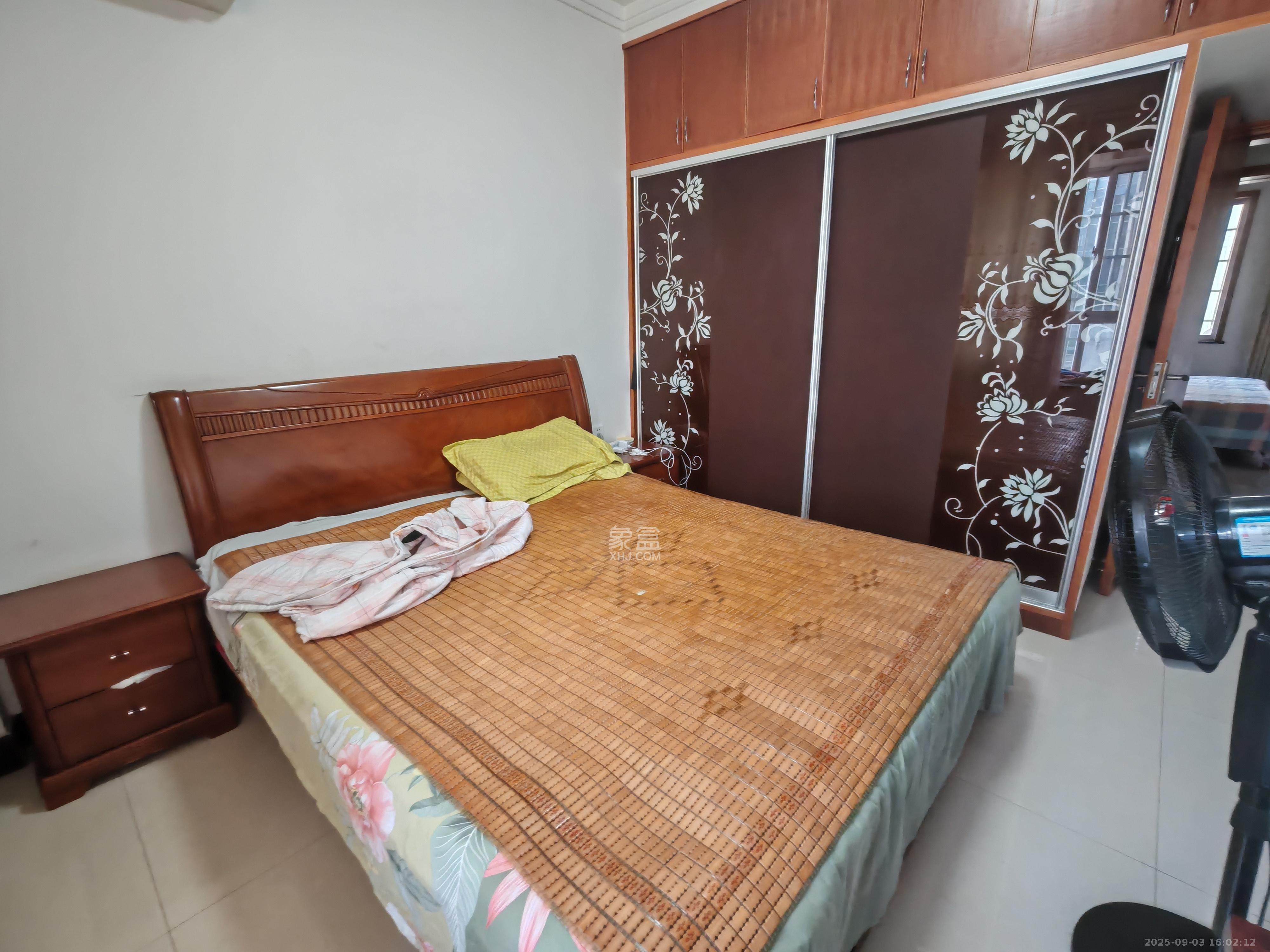 城市山水豪园（山水城市风景）  3室2厅2卫    2500.0元/月室内图