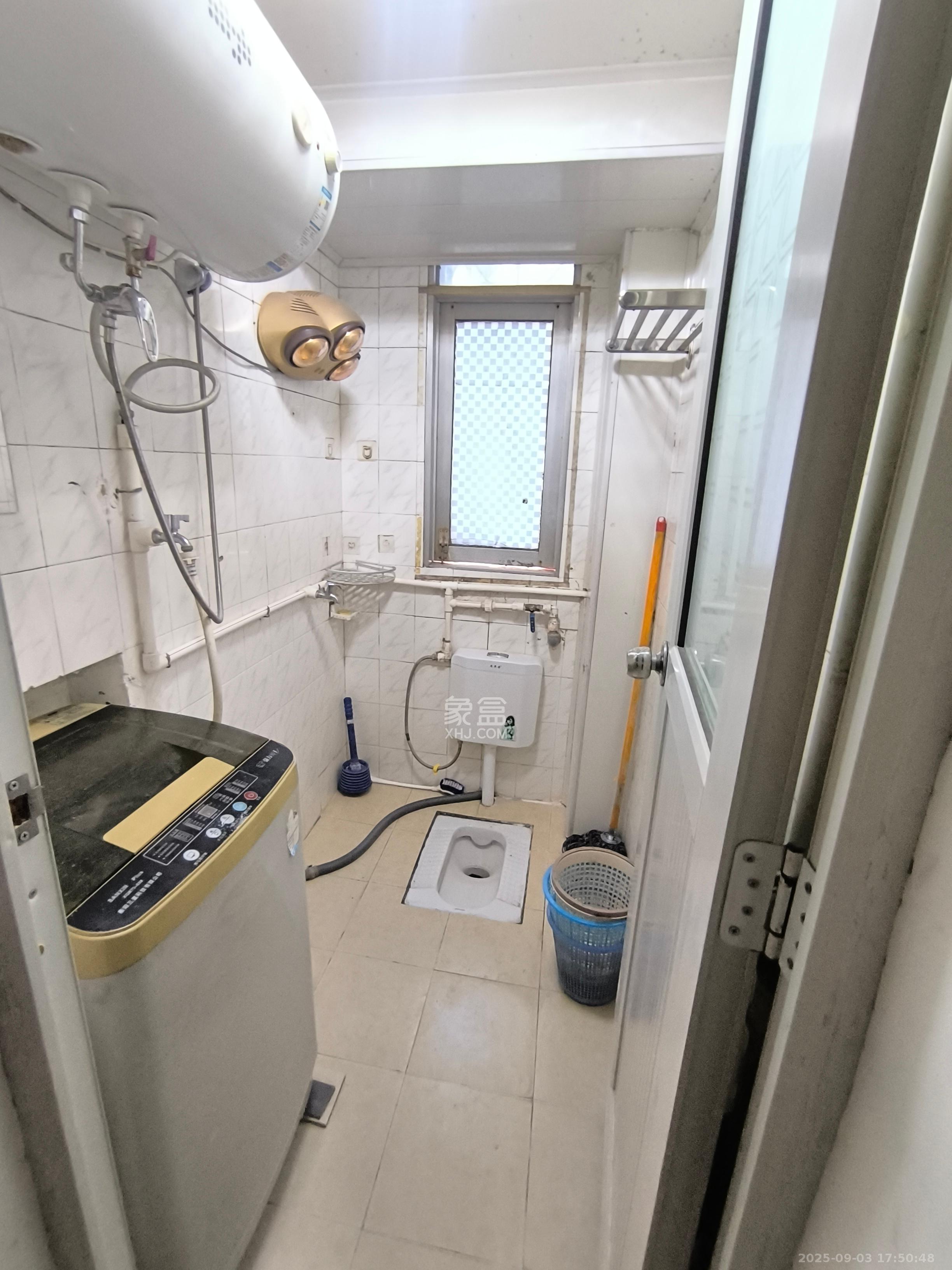 新运公寓  2室2厅1卫    1700.0元/月 新运公寓  2室2厅1卫    1700.0元/月室内图