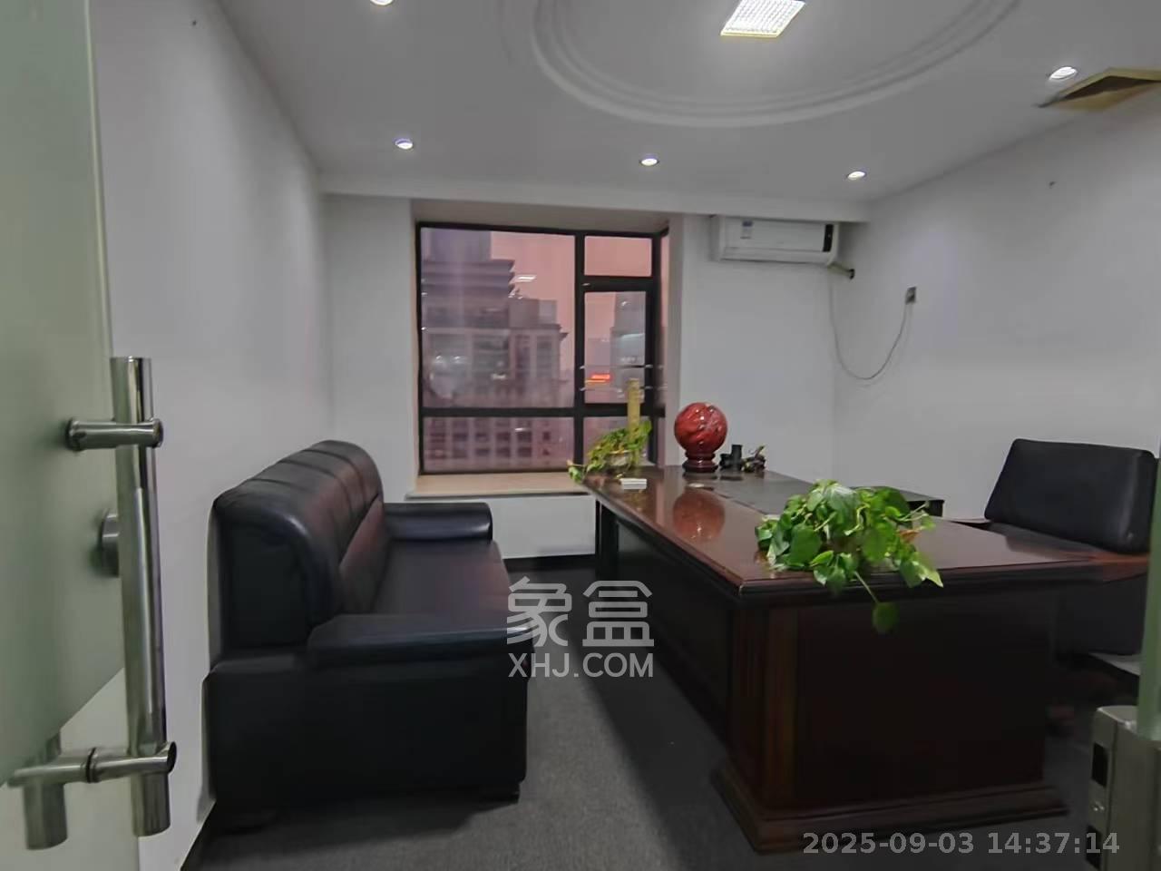 新时代广场  4室1厅1卫    4200.0元/月 新时代广场  4室1厅1卫    4200.0元/月室内图