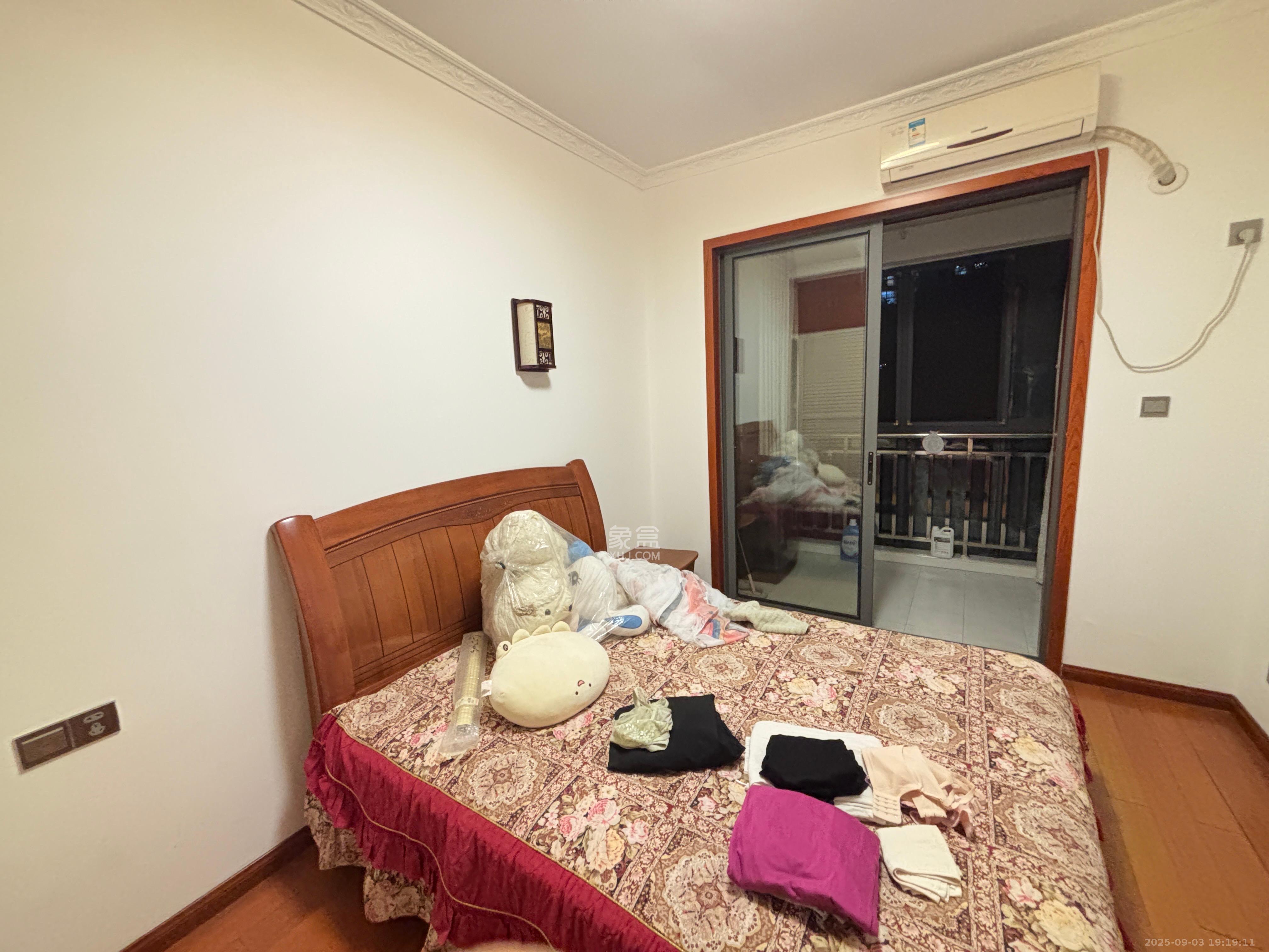 鑫远湘府逸园  4室2厅2卫    2800.0元/月室内图