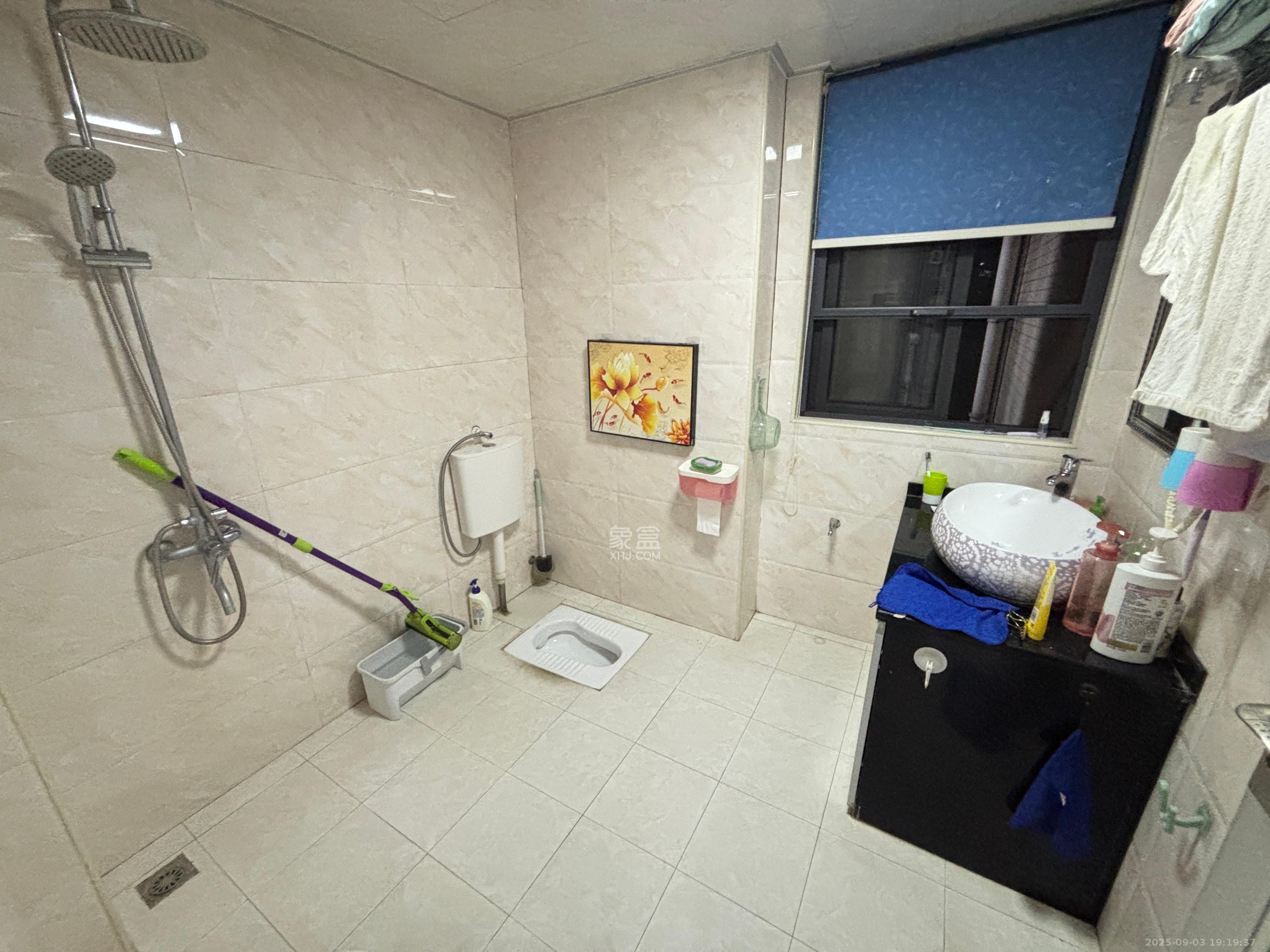 鑫远湘府逸园  4室2厅2卫    2800.0元/月室内图