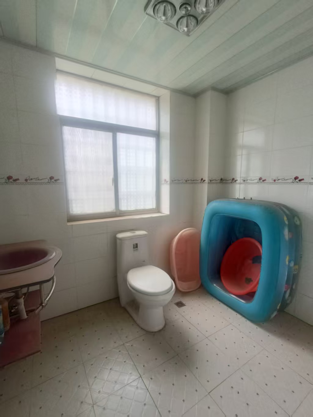 梓山苑小区  3室2厅2卫    1000.0元/月室内图