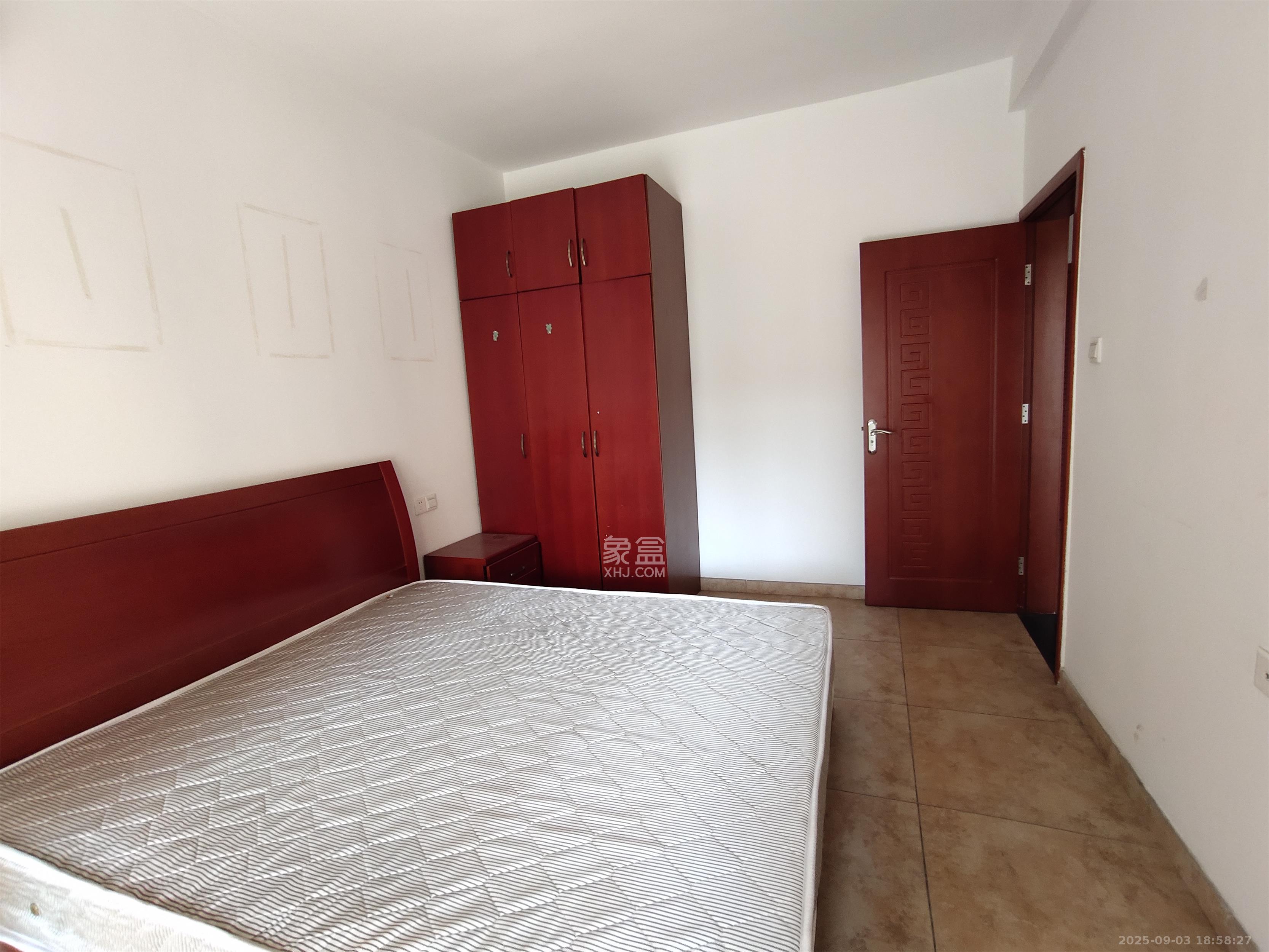 中城丽景香山园 2室2厅1卫 1900.0元/月 中城丽景香山园 2室2厅1卫 1900.0元/月室内图