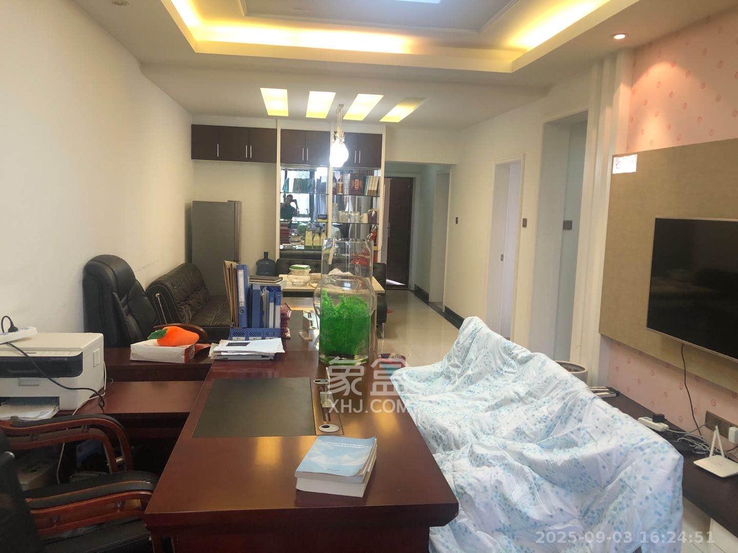 新华都万家城  3室2厅1卫    2000.0元/月室内图