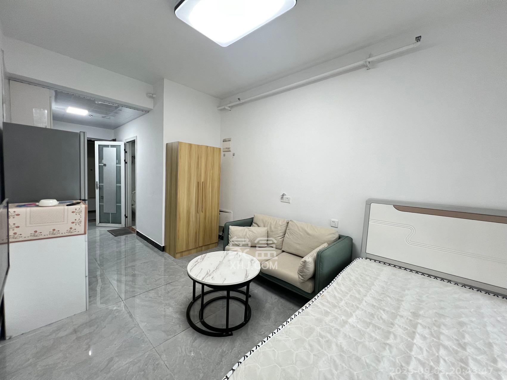 保利麓谷林语I区  1室1厅1卫    1350.0元/月室内图