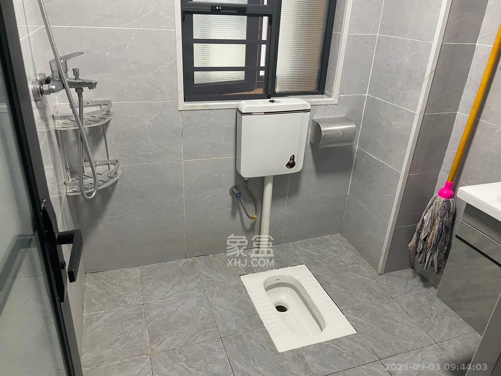 澳海谷山府  2室1厅1卫    1400.0元/月室内图