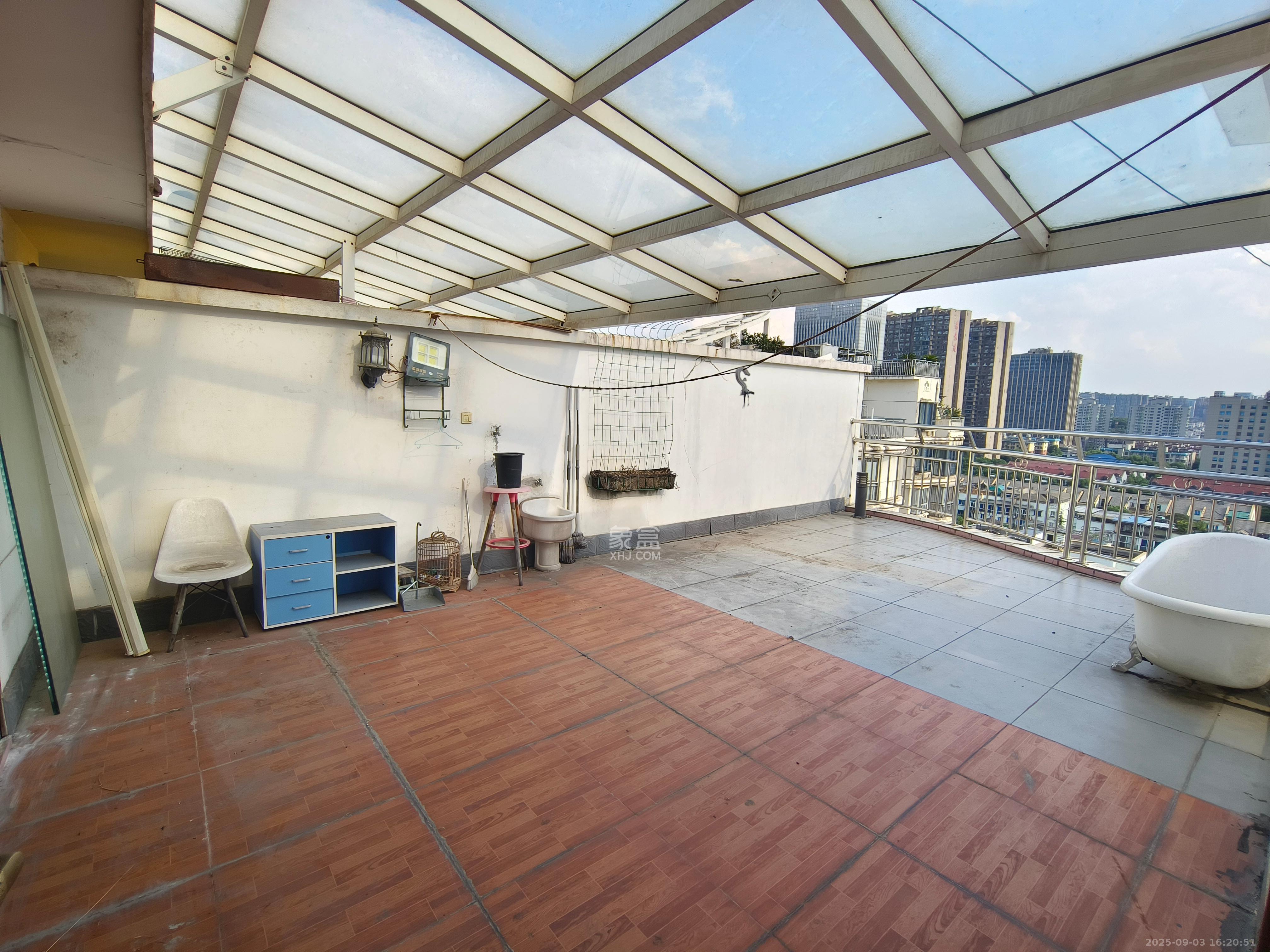 芙蓉苑 4室2厅3卫 3600.0元/月 芙蓉苑 4室2厅3卫 3600.0元/月室内图