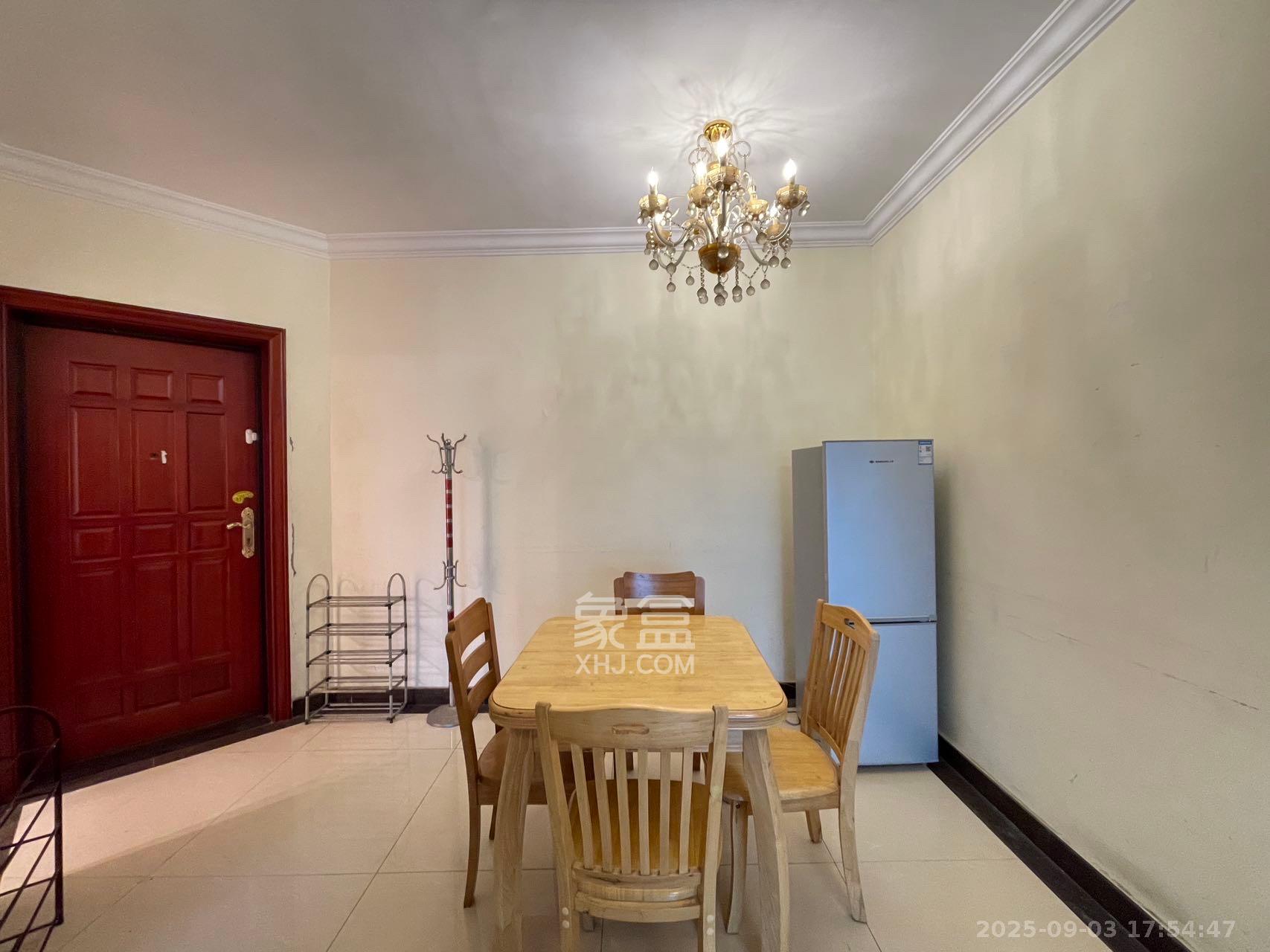 恒大雅苑 2室2厅1卫 2200.0元/月 恒大雅苑 2室2厅1卫 2200.0元/月室内图