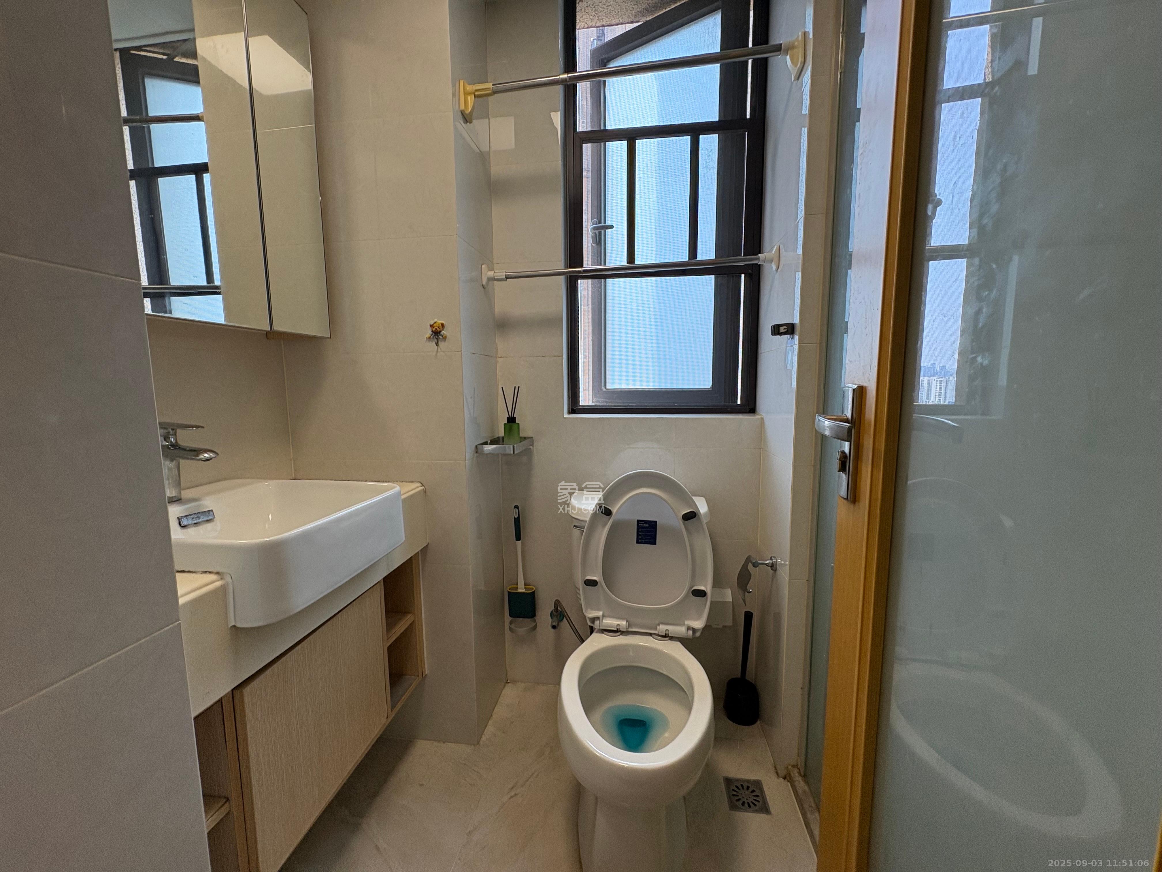 中海国际二期  1室1厅1卫    1400.0元/月室内图