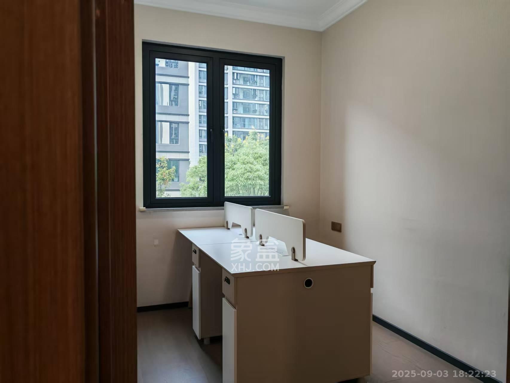 中海阅麓山一期  4室2厅2卫    6300.0元/月 中海阅麓山一期  4室2厅2卫    6300.0元/月室内图