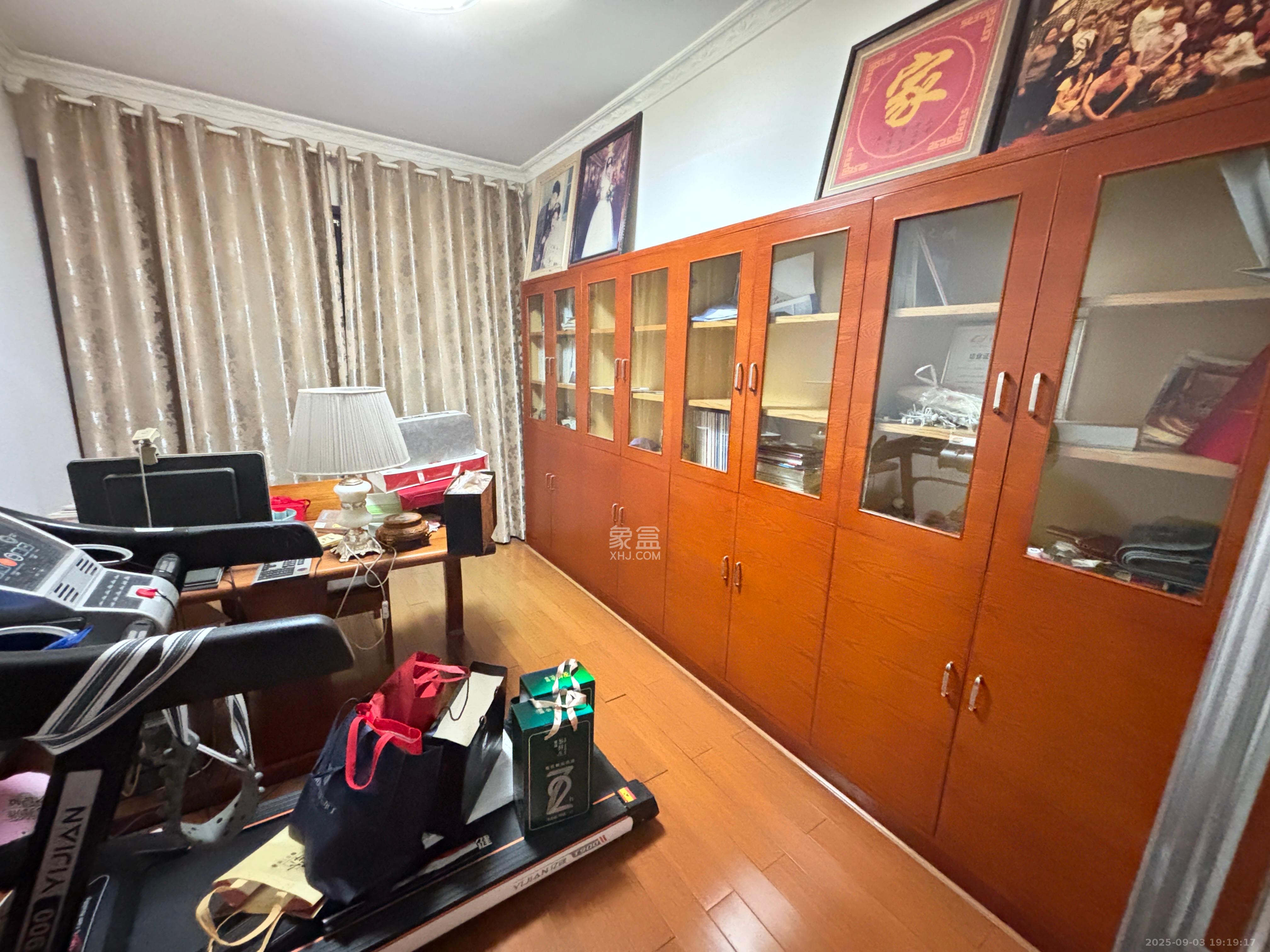 鑫远湘府逸园  4室2厅2卫    2800.0元/月室内图