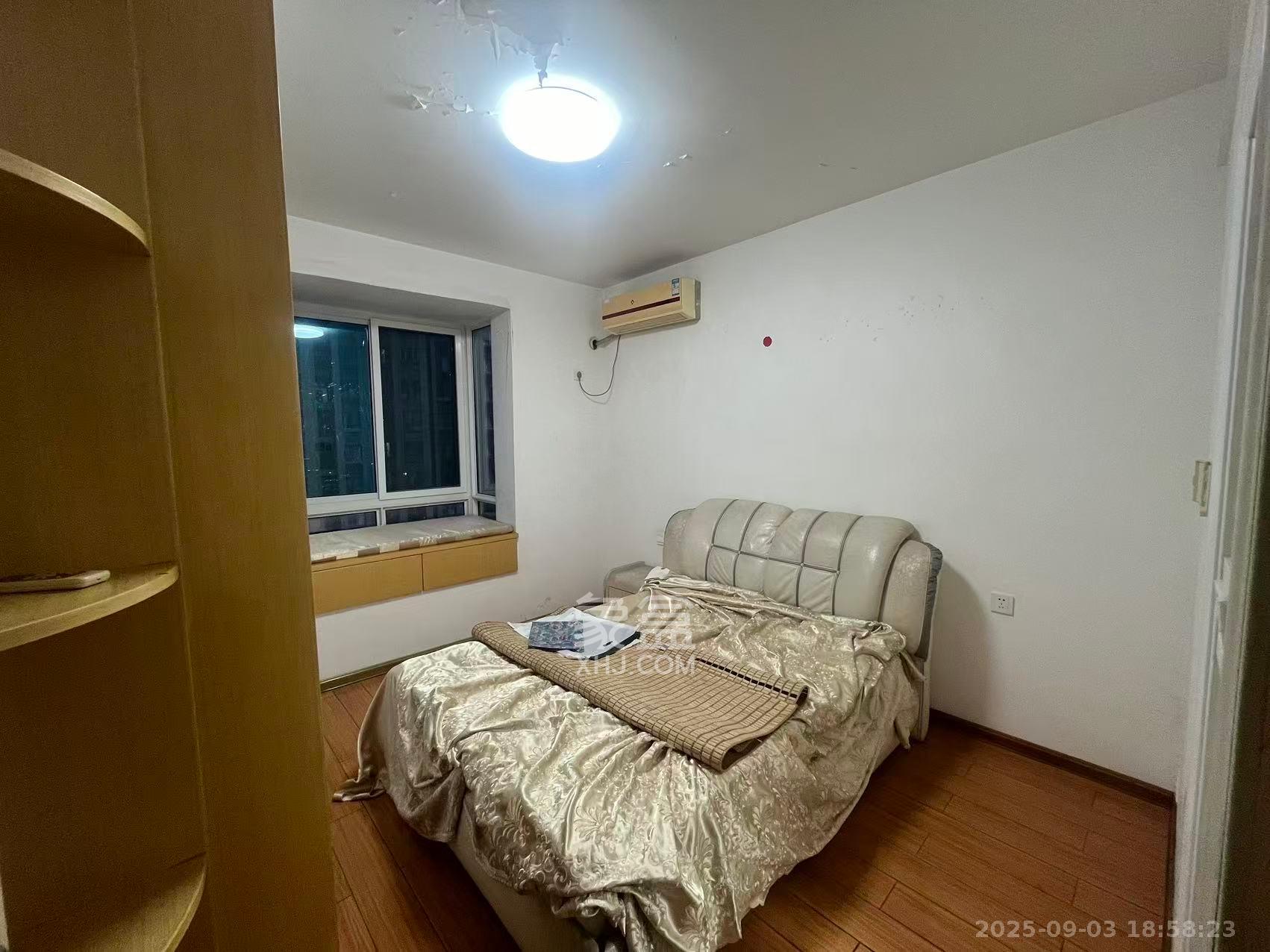 汇都公寓 3室2厅2卫 2400.0元/月 汇都公寓 3室2厅2卫 2400.0元/月室内图