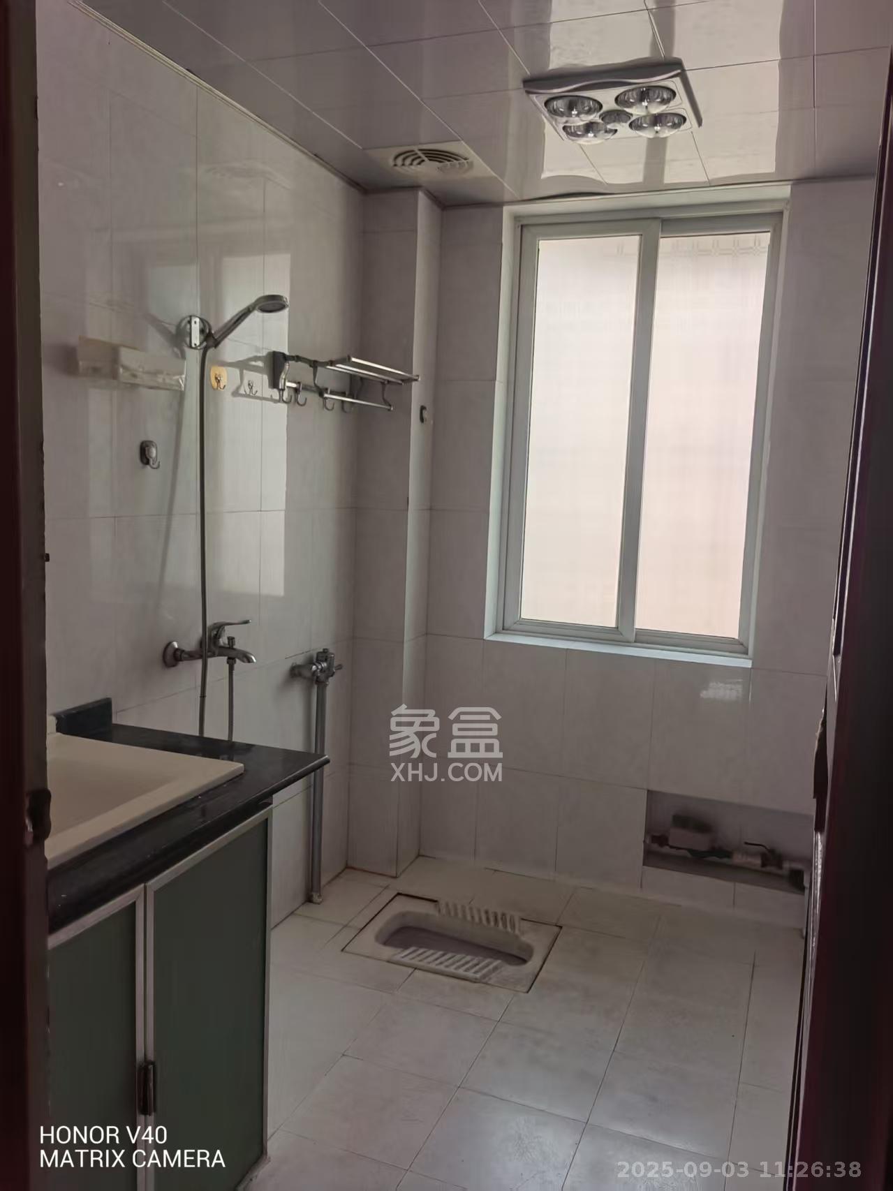 湘绣城 2室2厅1卫 1000.0元/月 湘绣城 2室2厅1卫 1000.0元/月室内图