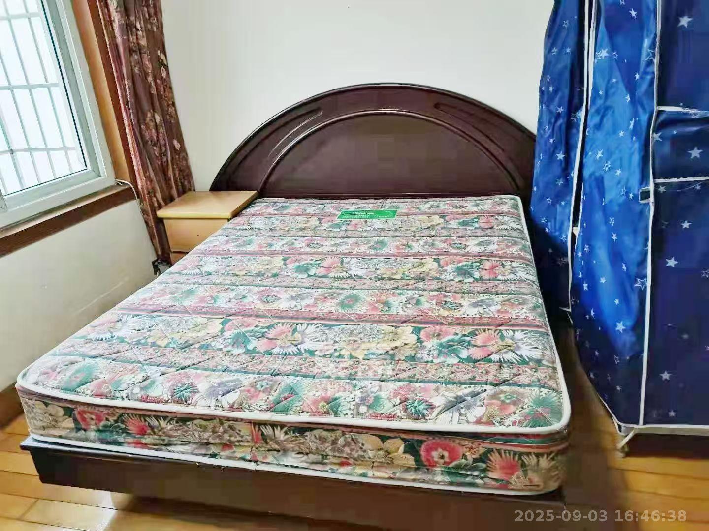 石油小区 4室2厅1卫 2200.0元/月 石油小区 4室2厅1卫 2200.0元/月室内图