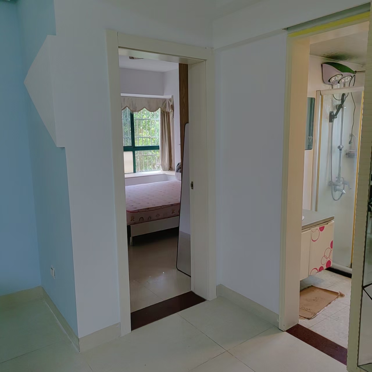 钻石水岸  2室2厅1卫    2500.0元/月室内图