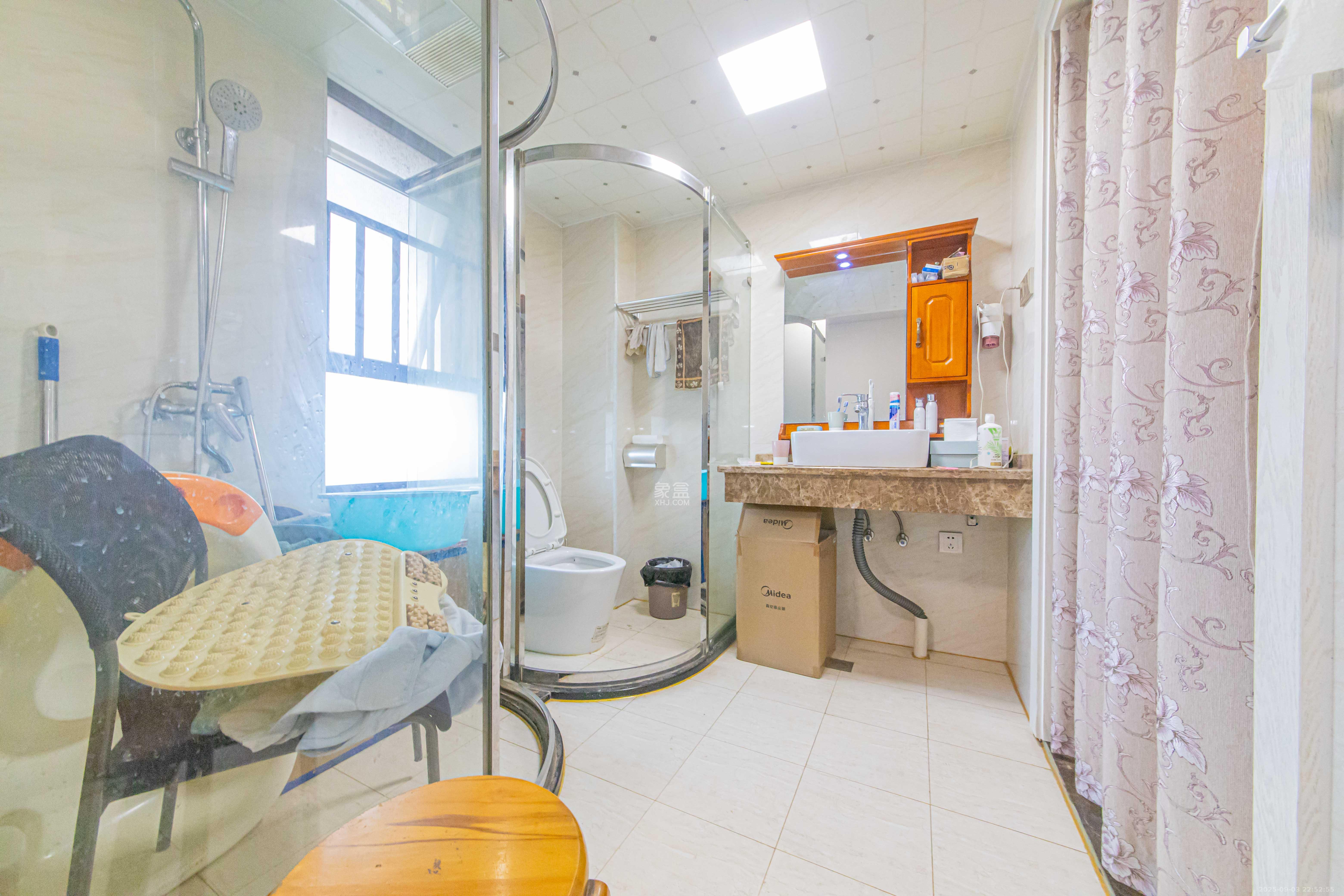 北辰中央公园B区 4室2厅1卫 112.0万 北辰中央公园B区 4室2厅1卫 112.0万卫生间