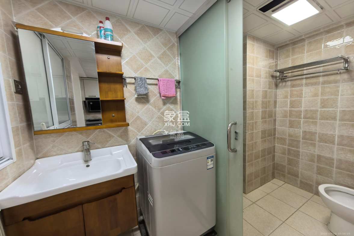 鑫远玲珑  1室1厅1卫    1300.0元/月 鑫远玲珑  1室1厅1卫    1300.0元/月室内图