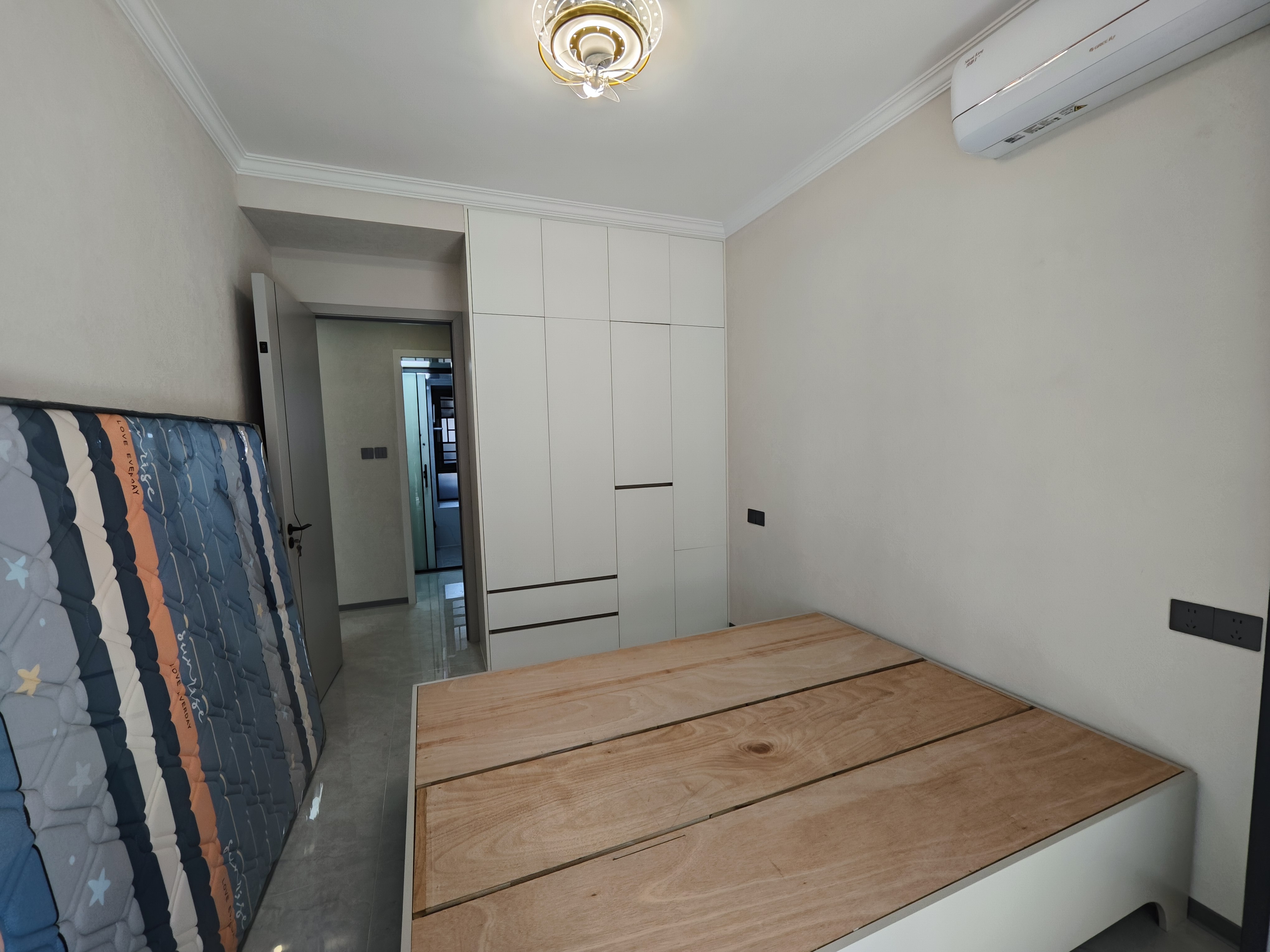 碧桂园正央时代  3室2厅2卫    3000.0元/月室内图