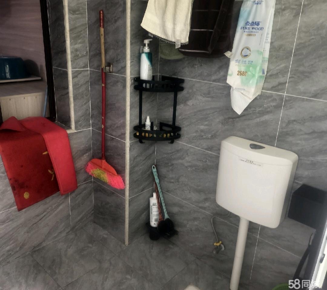 汇欣花样年华  1室2厅2卫   2300.00元/月室内图