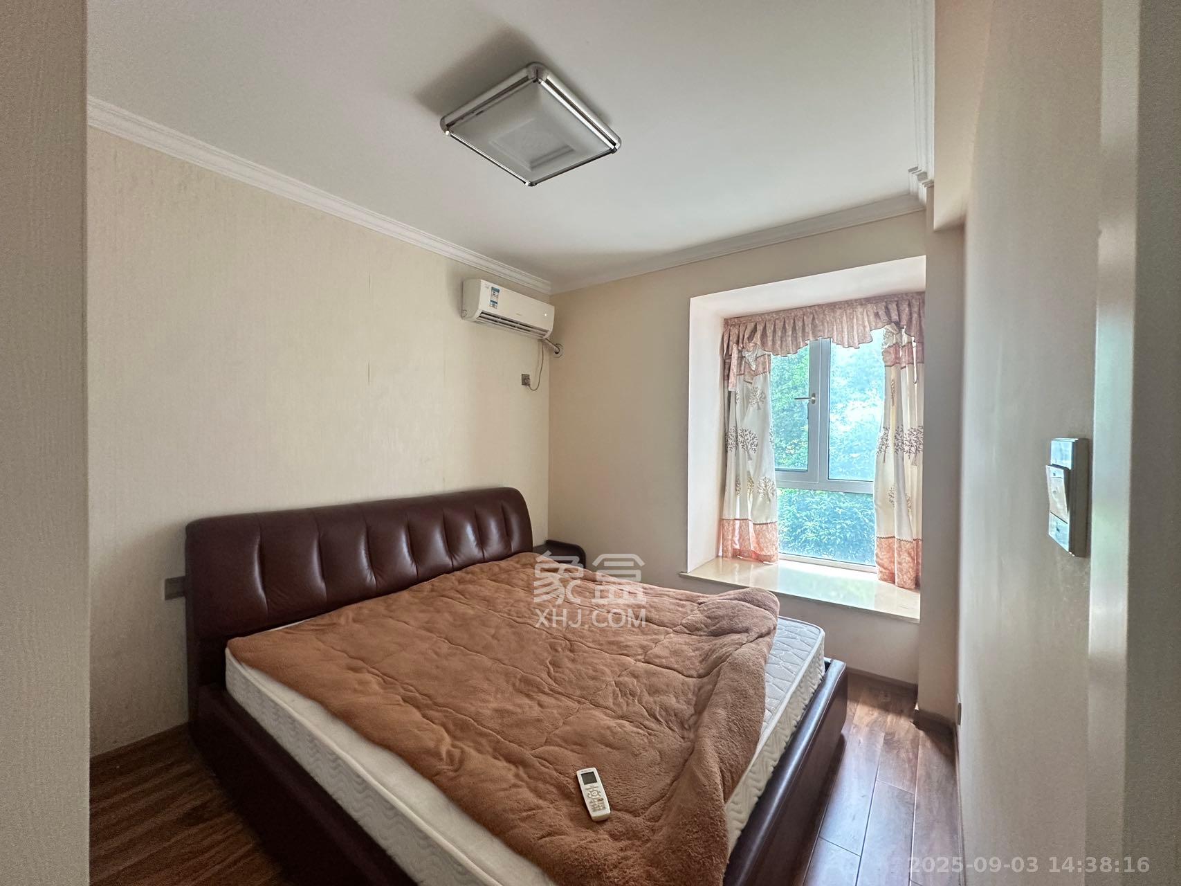 丽发新城  1室2厅2卫    2000.0元/月室内图