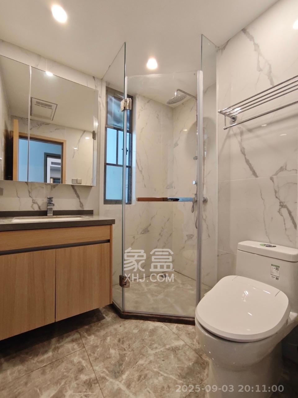 复地滨江金融中心  3室1厅1卫    3700.0元/月室内图