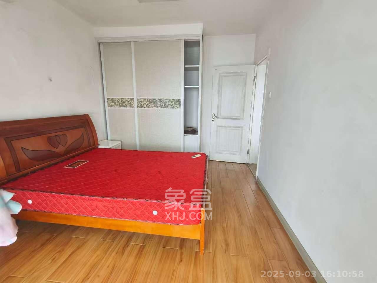 蝴蝶谷  3室2厅1卫   1800.00元/月室内图