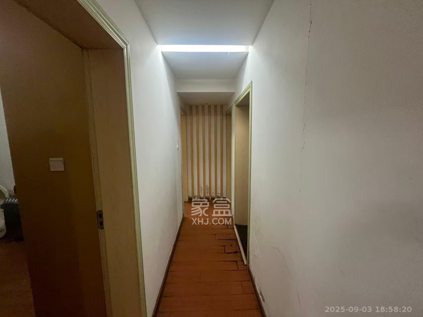 汇都公寓 3室2厅2卫 2400.0元/月 汇都公寓 3室2厅2卫 2400.0元/月室内图