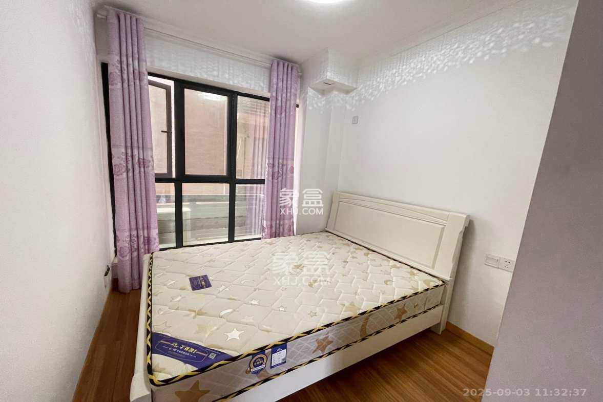 中南红领邦(红星嘉和苑)  3室2厅2卫    2400.0元/月 中南红领邦(红星嘉和苑)  3室2厅2卫    2400.0元/月室内图