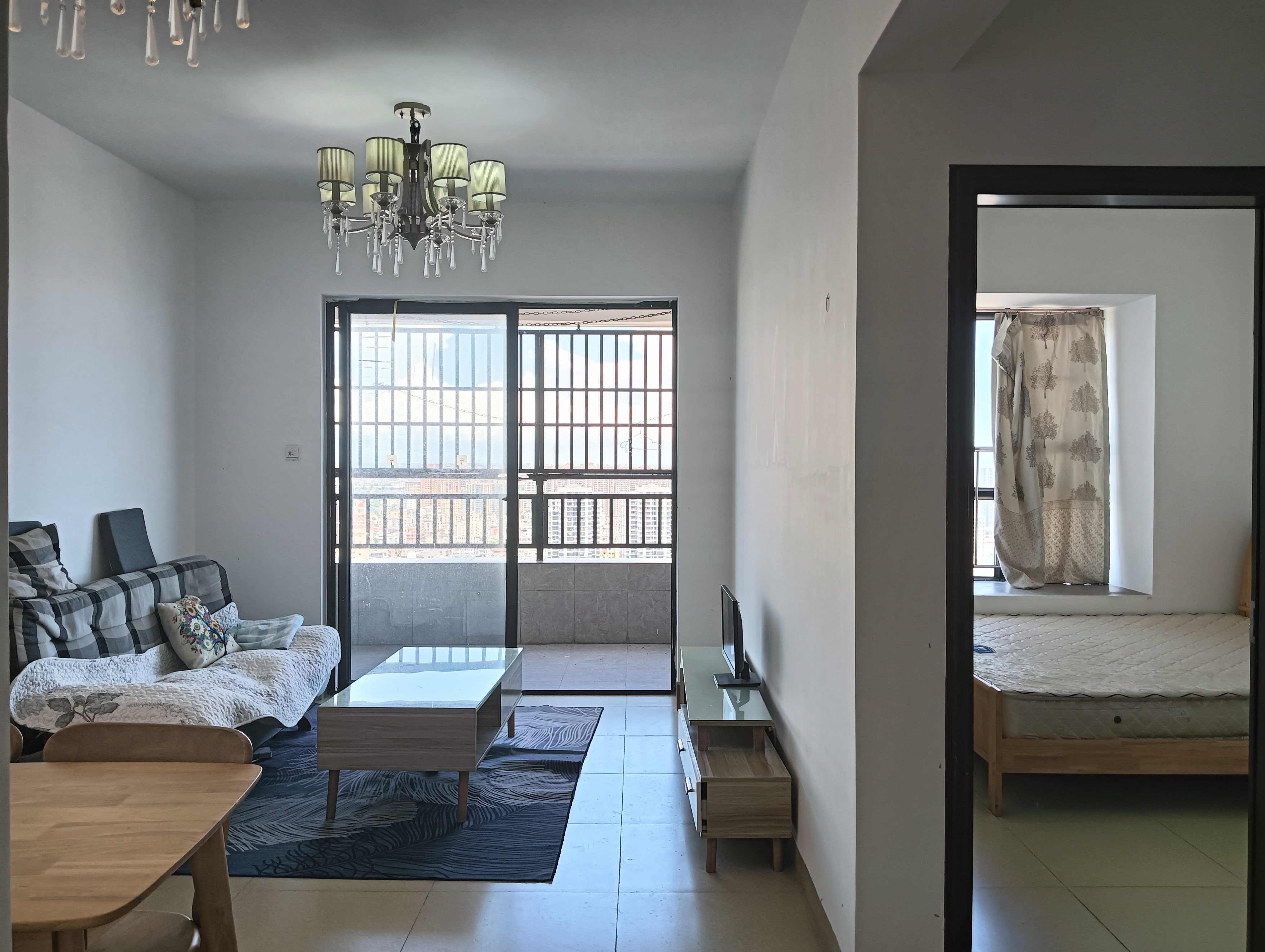 盛贤景都  2室1厅1卫    2200.0元/月 盛贤景都  2室1厅1卫    2200.0元/月