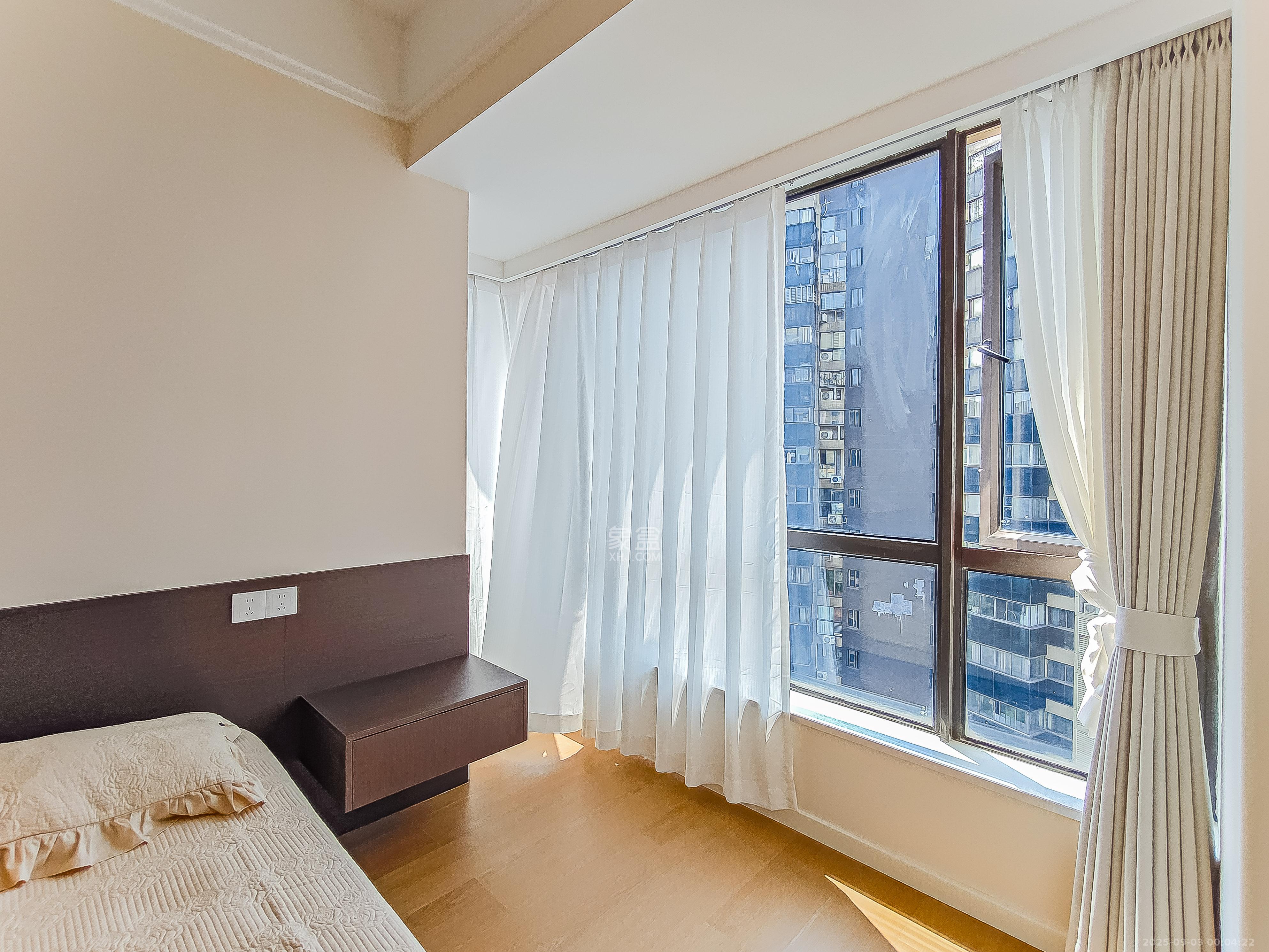 通用时代国际社区  3室2厅2卫    128.8万 通用时代国际社区  3室2厅2卫    128.8万阳台